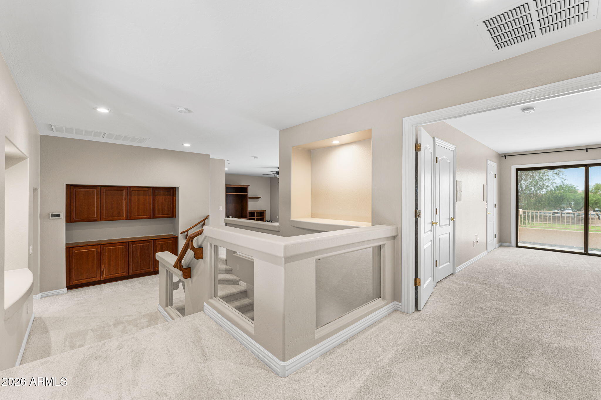 935 E SAN CARLOS Way