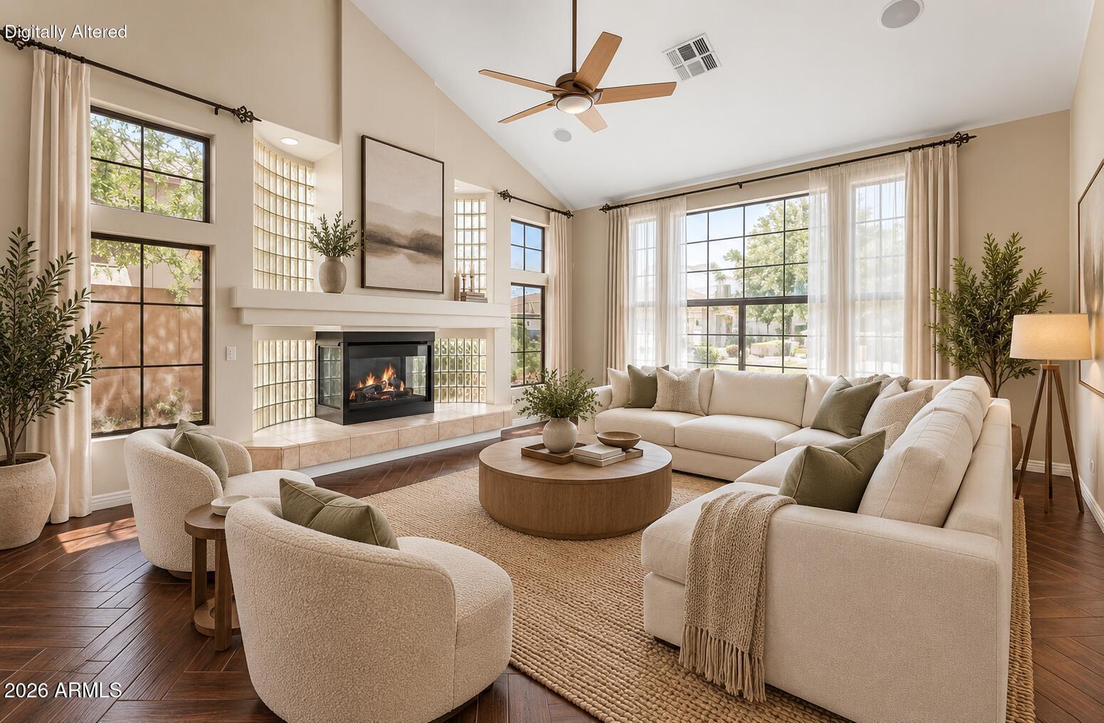 935 E SAN CARLOS Way