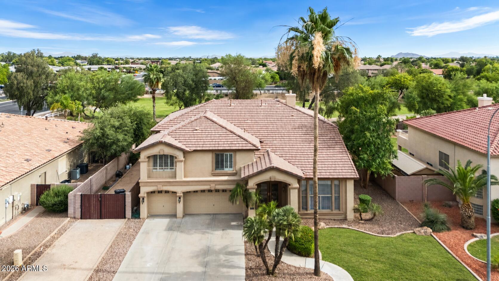 935 E SAN CARLOS Way
