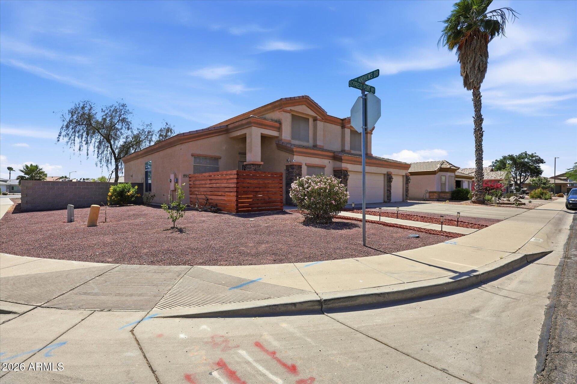 2130 N CYPRESS POINT Way