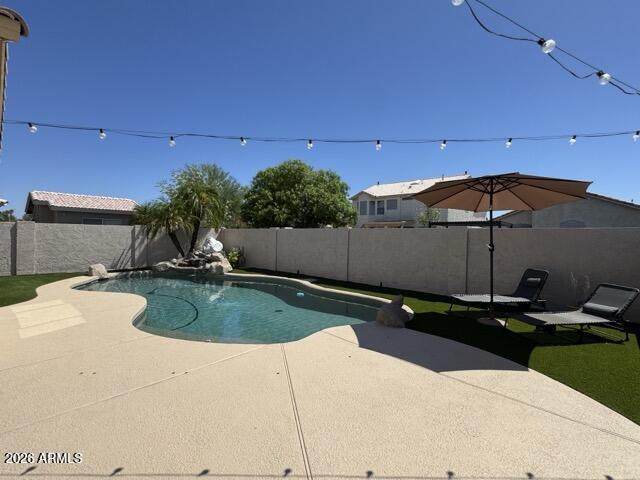 3089 N 86TH Place