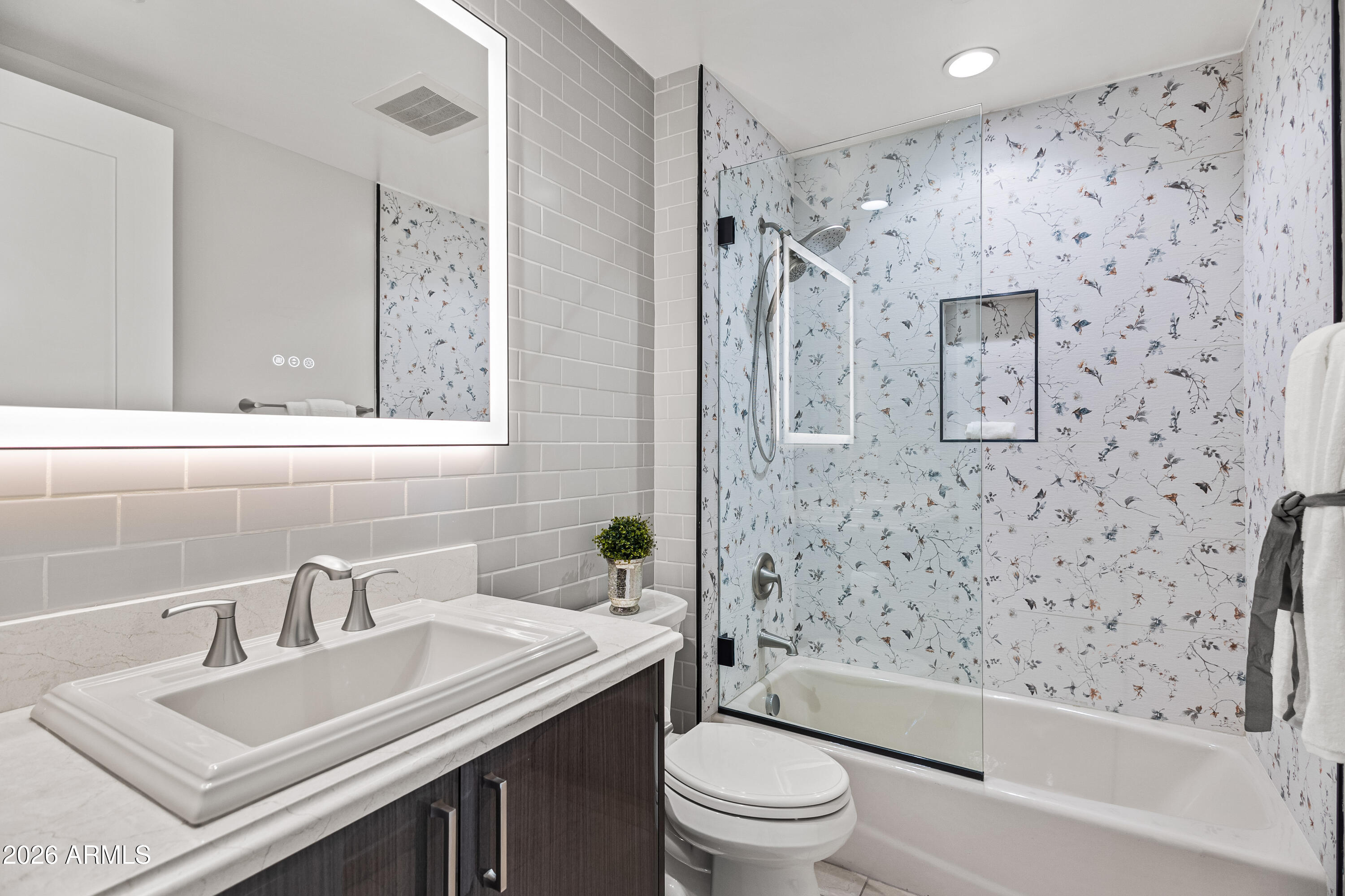 140 E RIO SALADO Parkway 1101