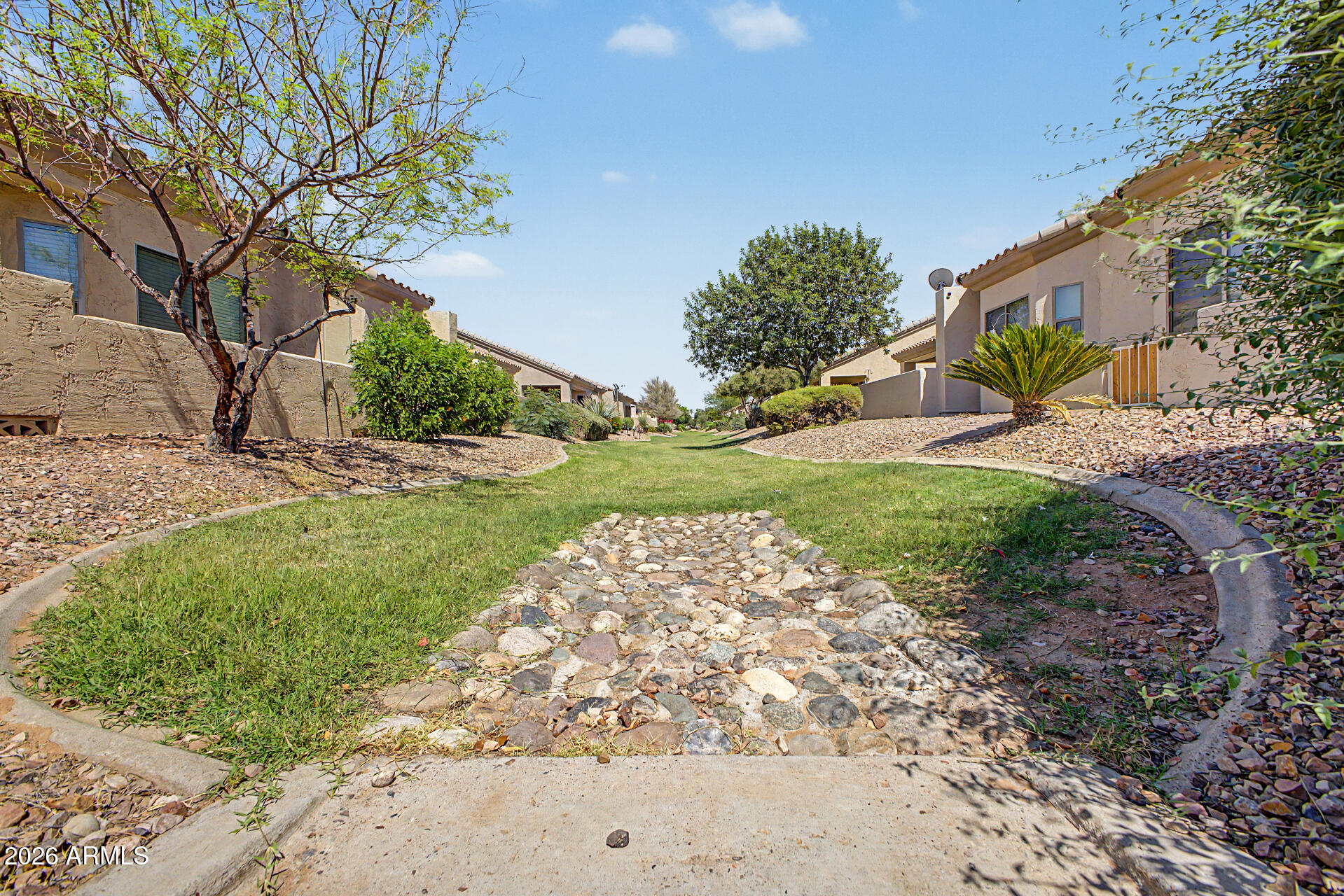 1569 E MELROSE Drive