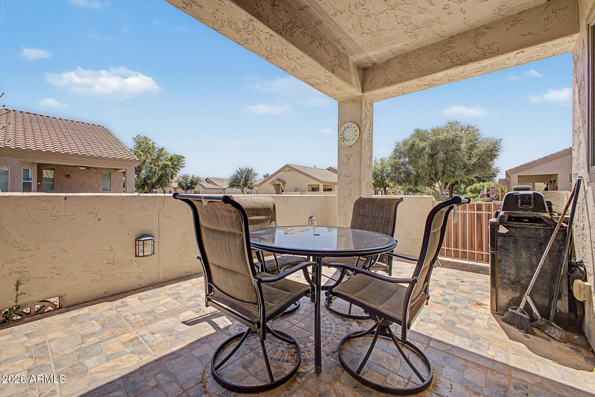 1569 E MELROSE Drive