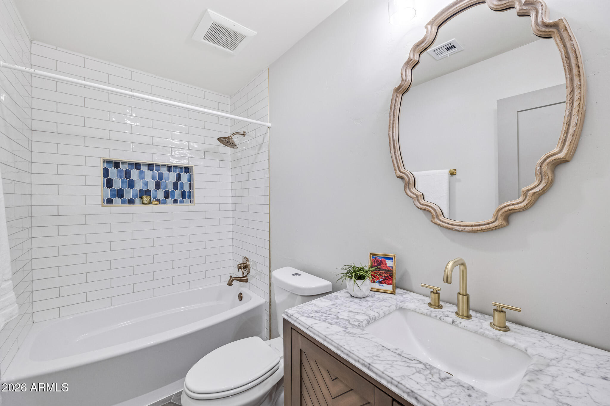 833 E Le Marche Avenue
