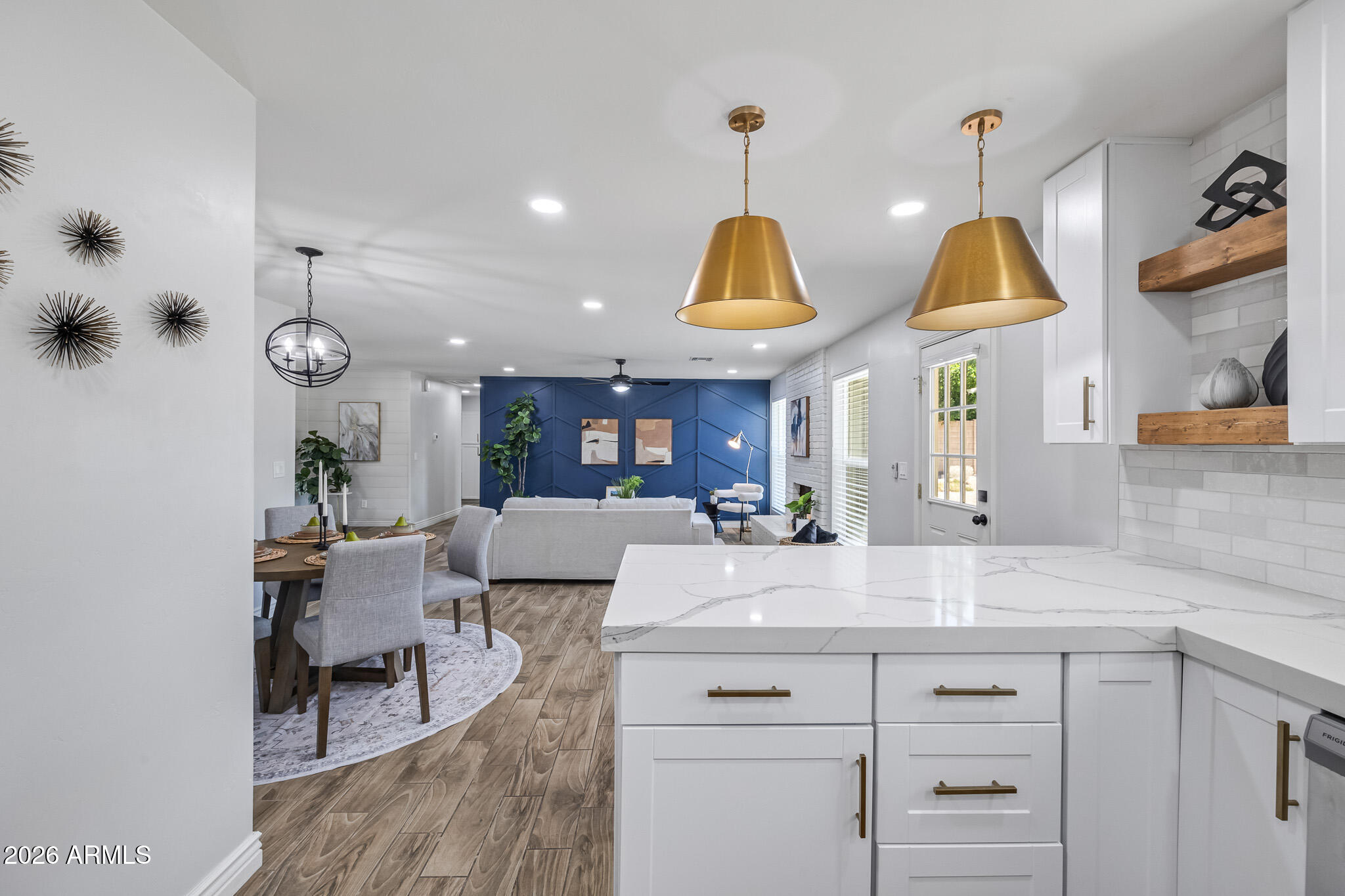 833 E Le Marche Avenue