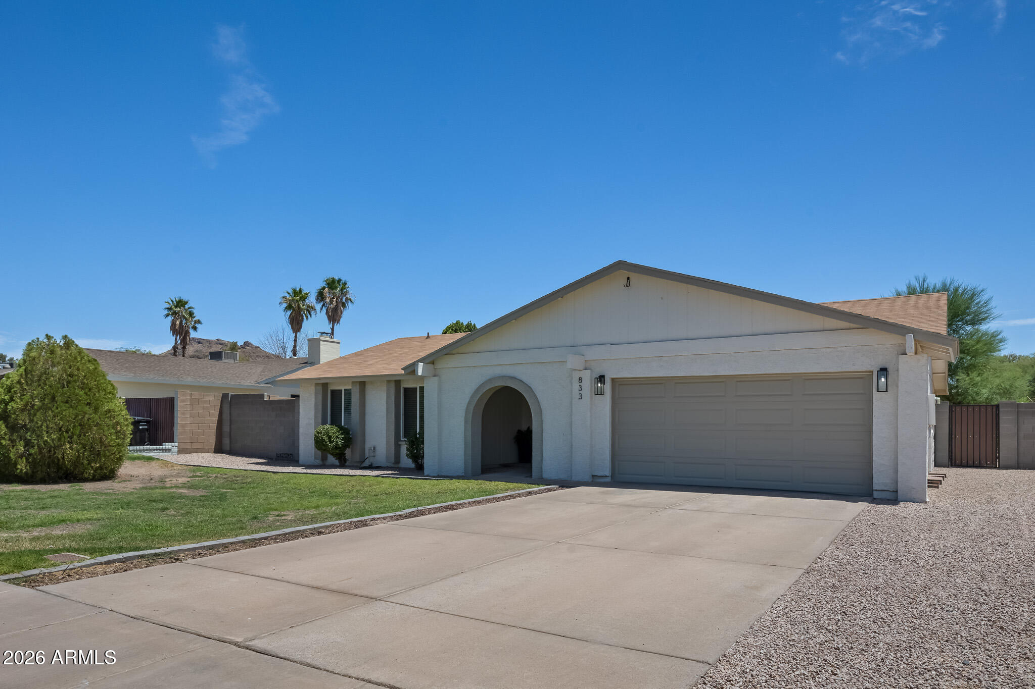 833 E Le Marche Avenue