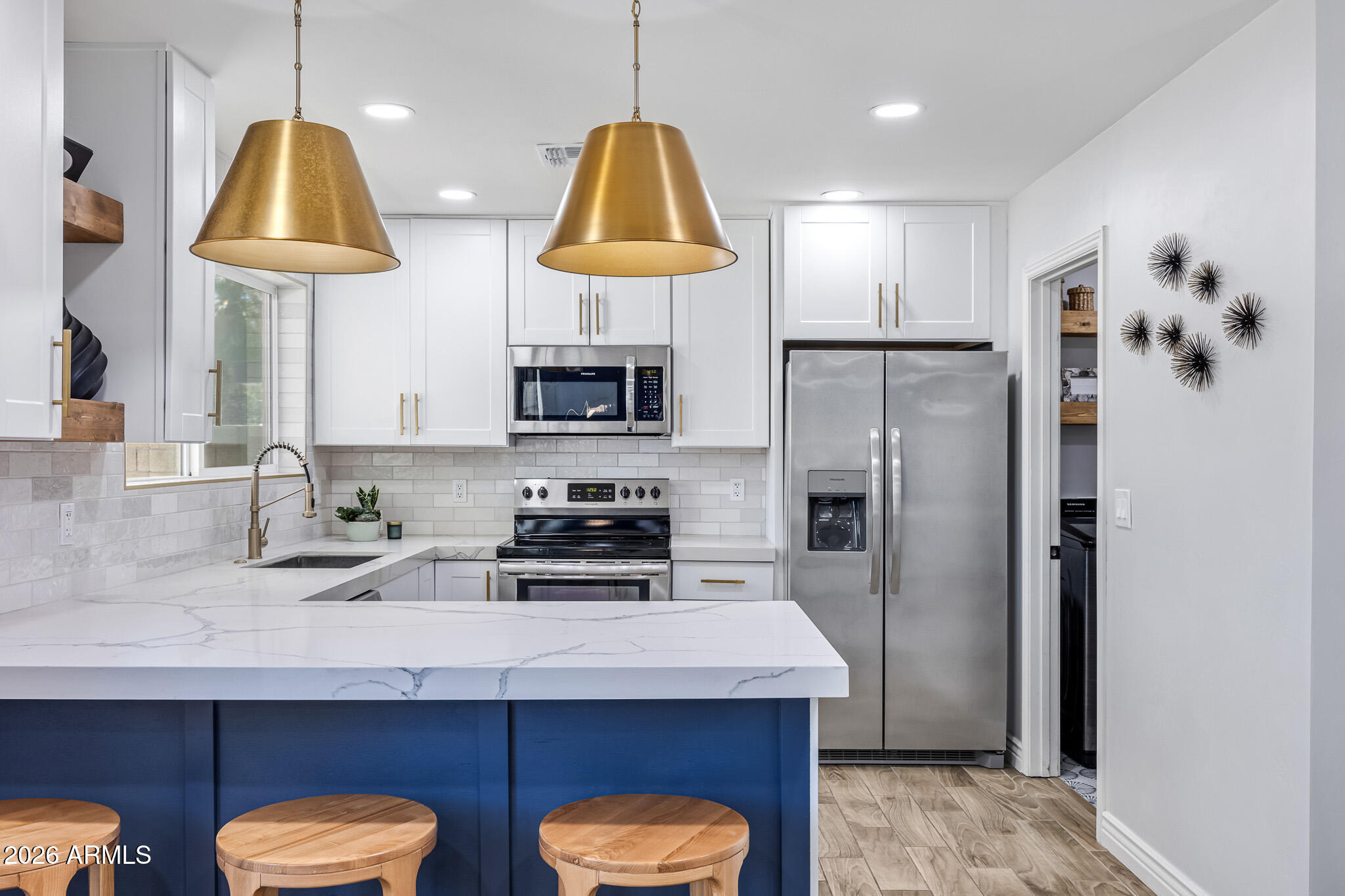 833 E Le Marche Avenue