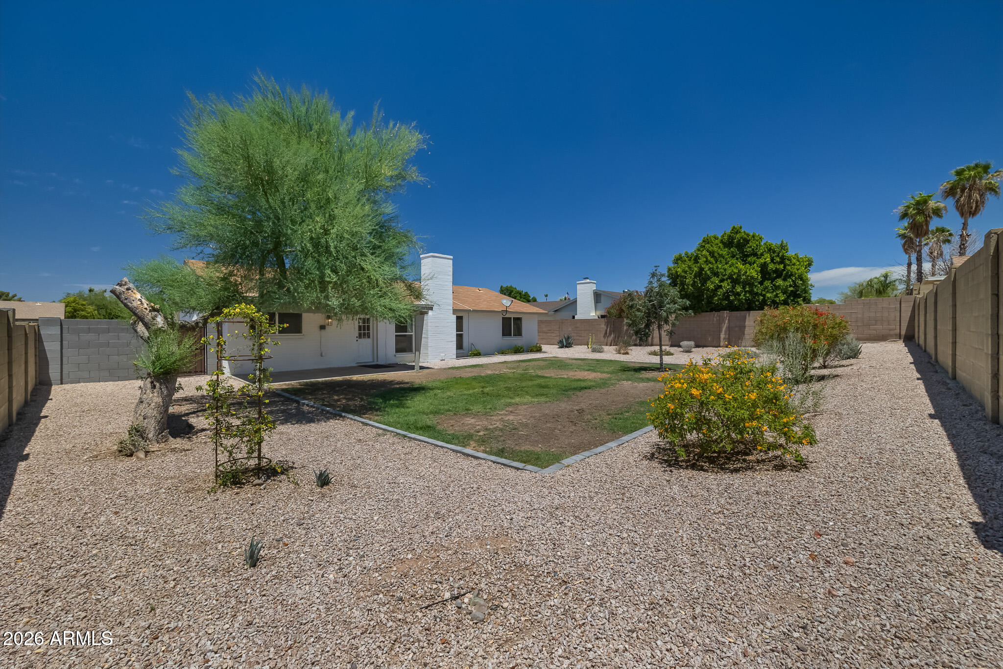 833 E Le Marche Avenue
