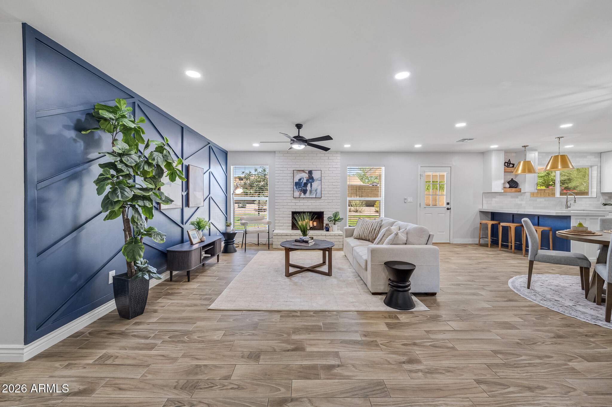 833 E Le Marche Avenue