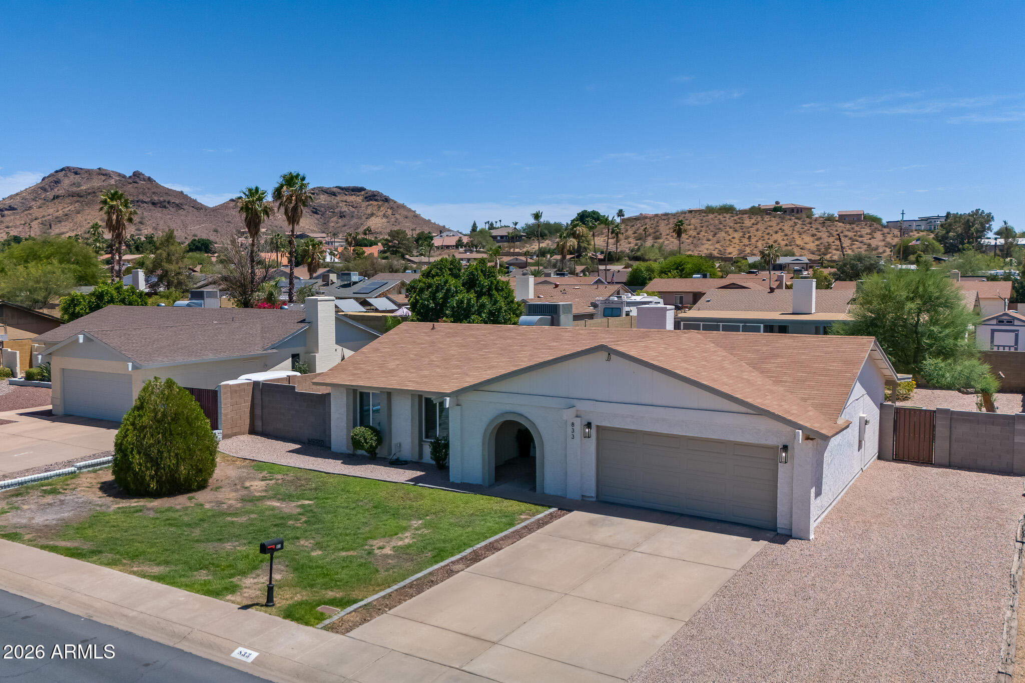 833 E Le Marche Avenue
