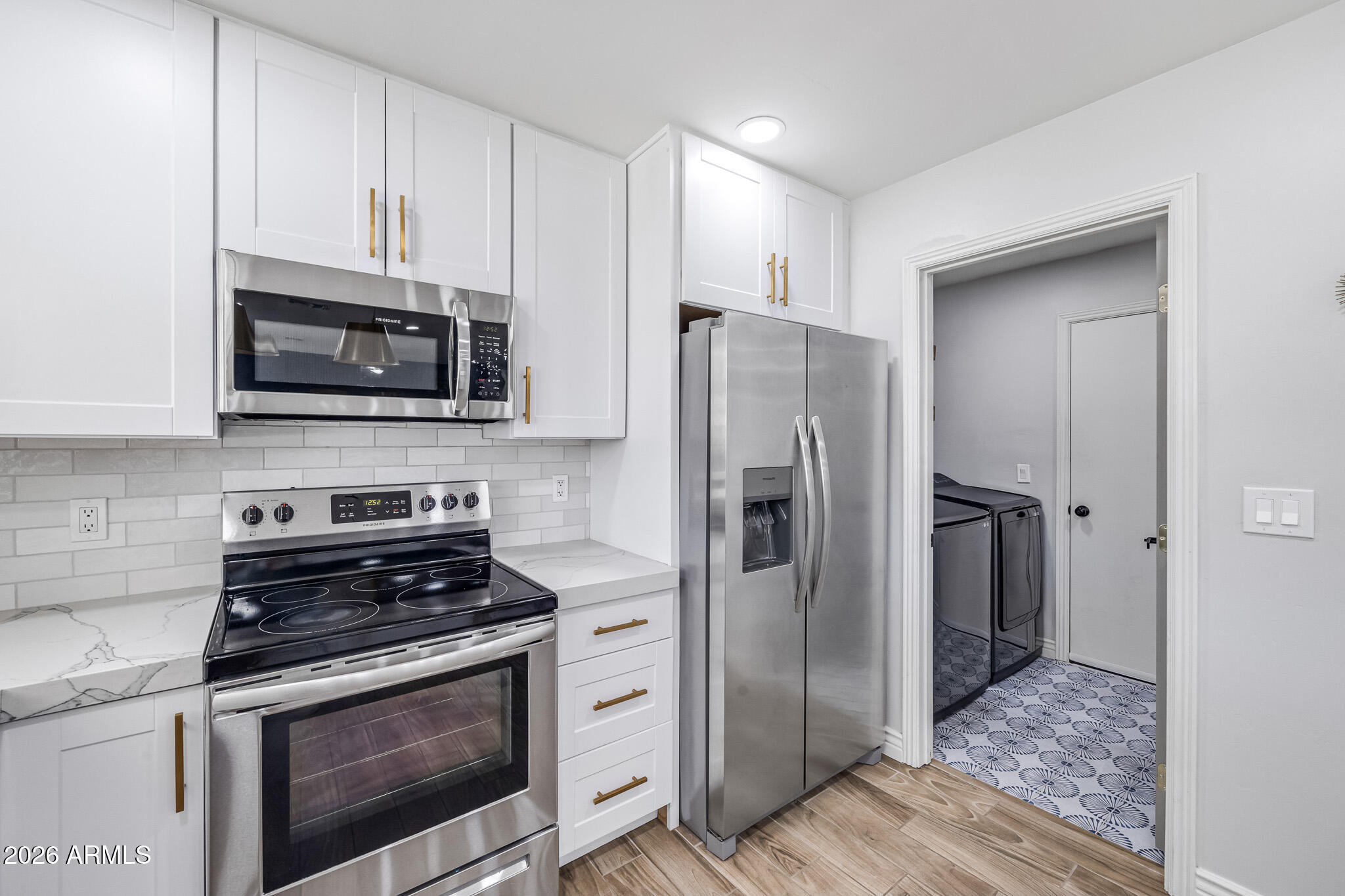 833 E Le Marche Avenue