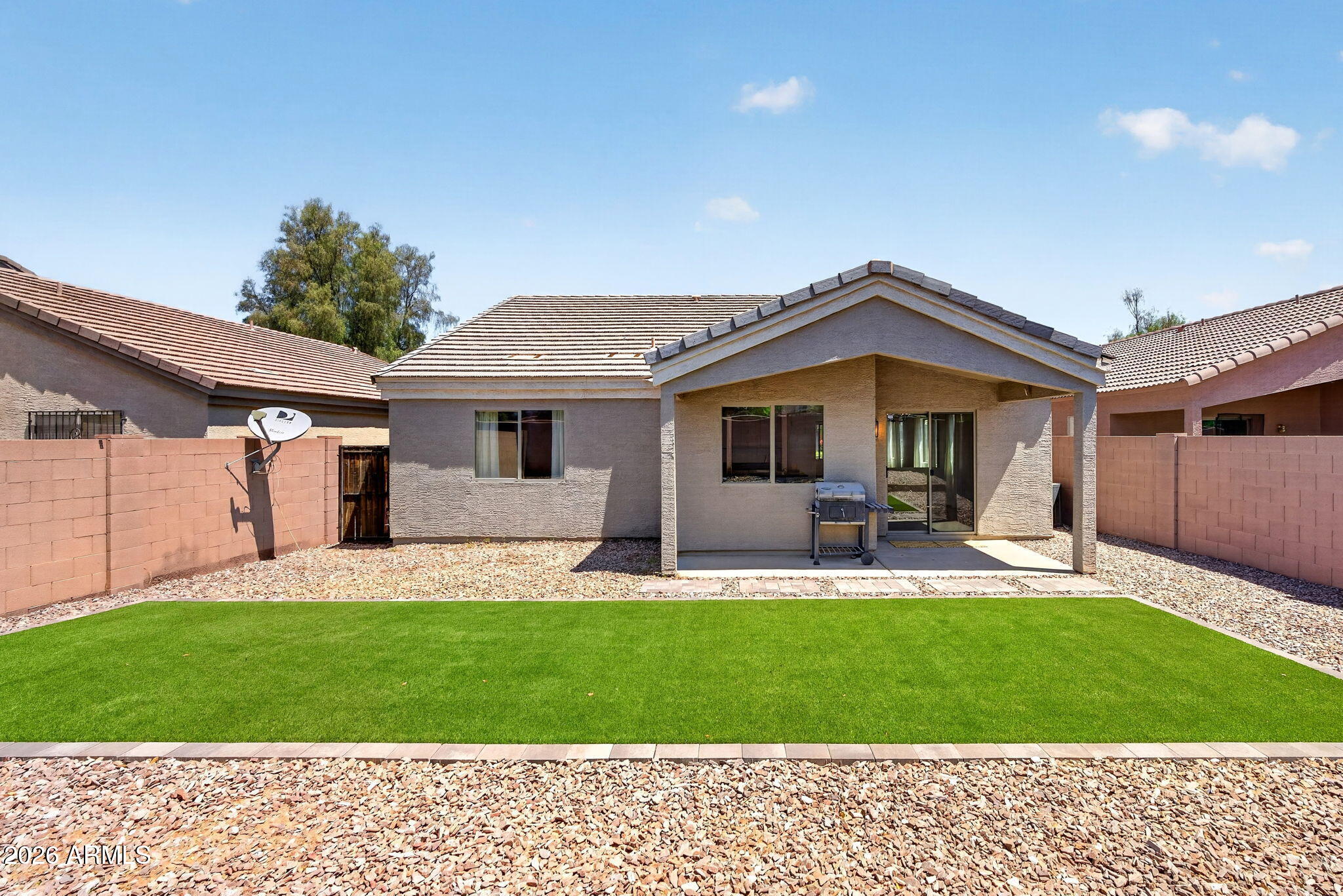 3241 W HUNTINGTON Drive