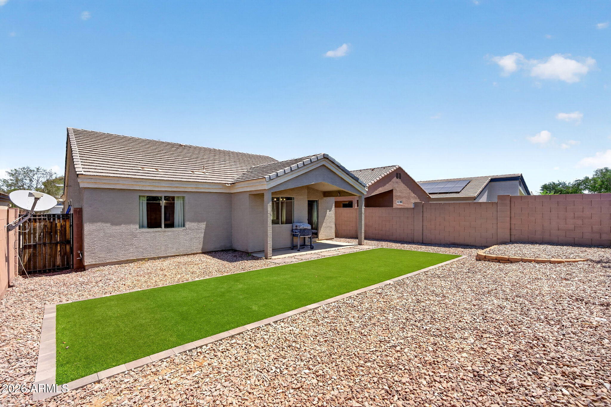 3241 W HUNTINGTON Drive