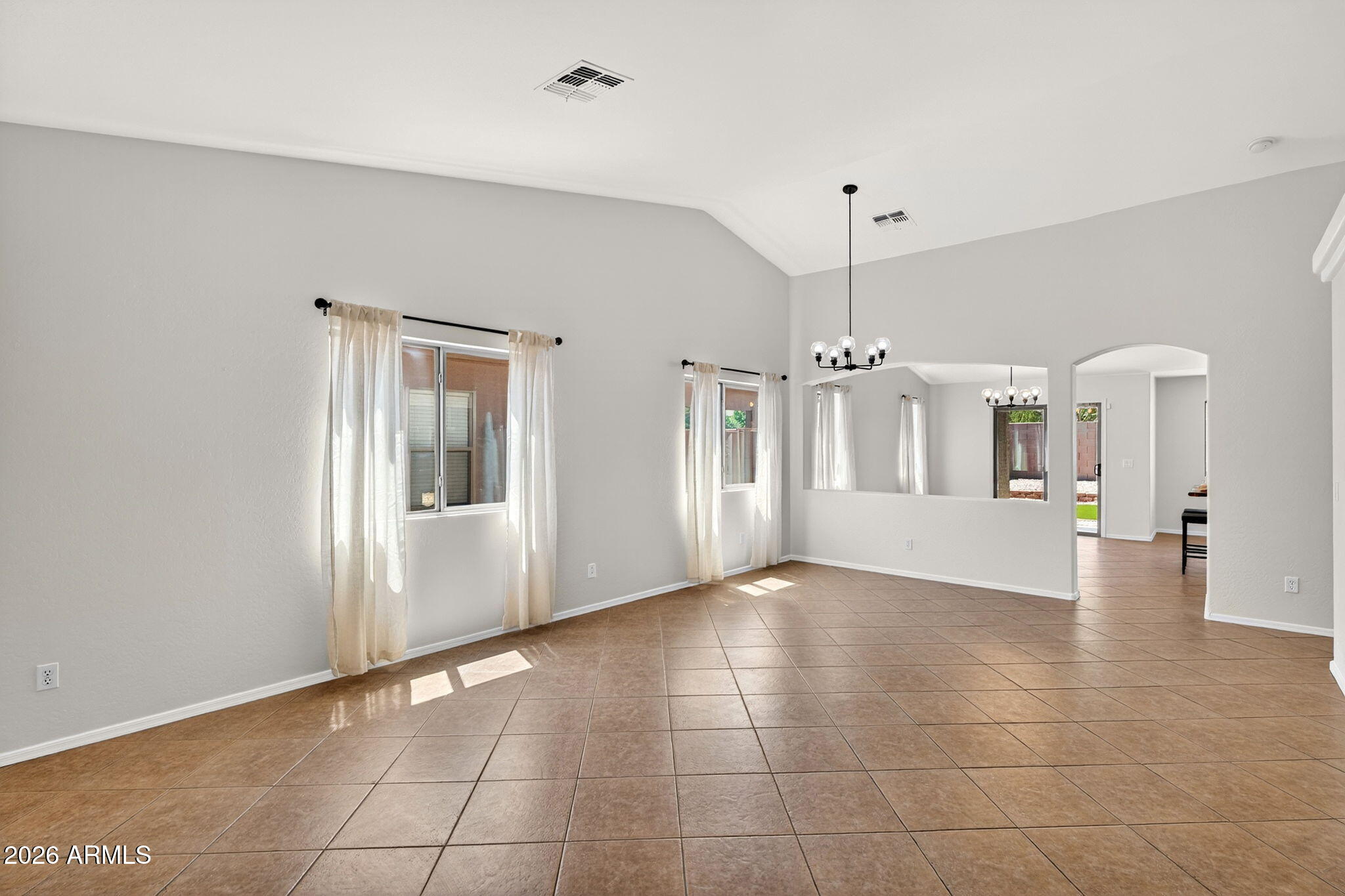 3241 W HUNTINGTON Drive