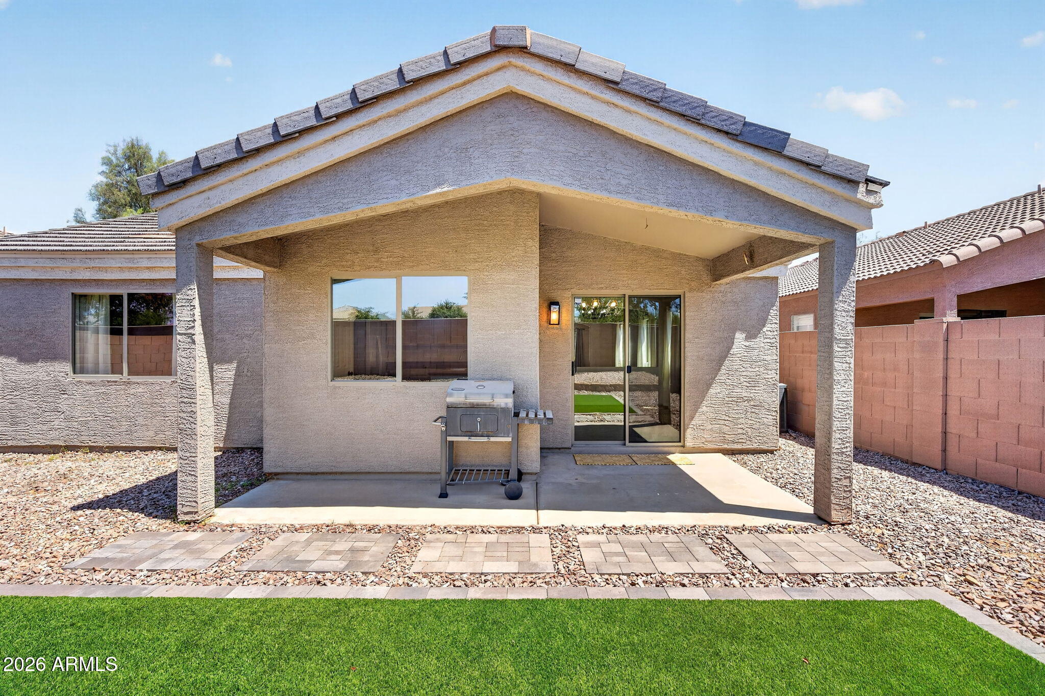 3241 W HUNTINGTON Drive