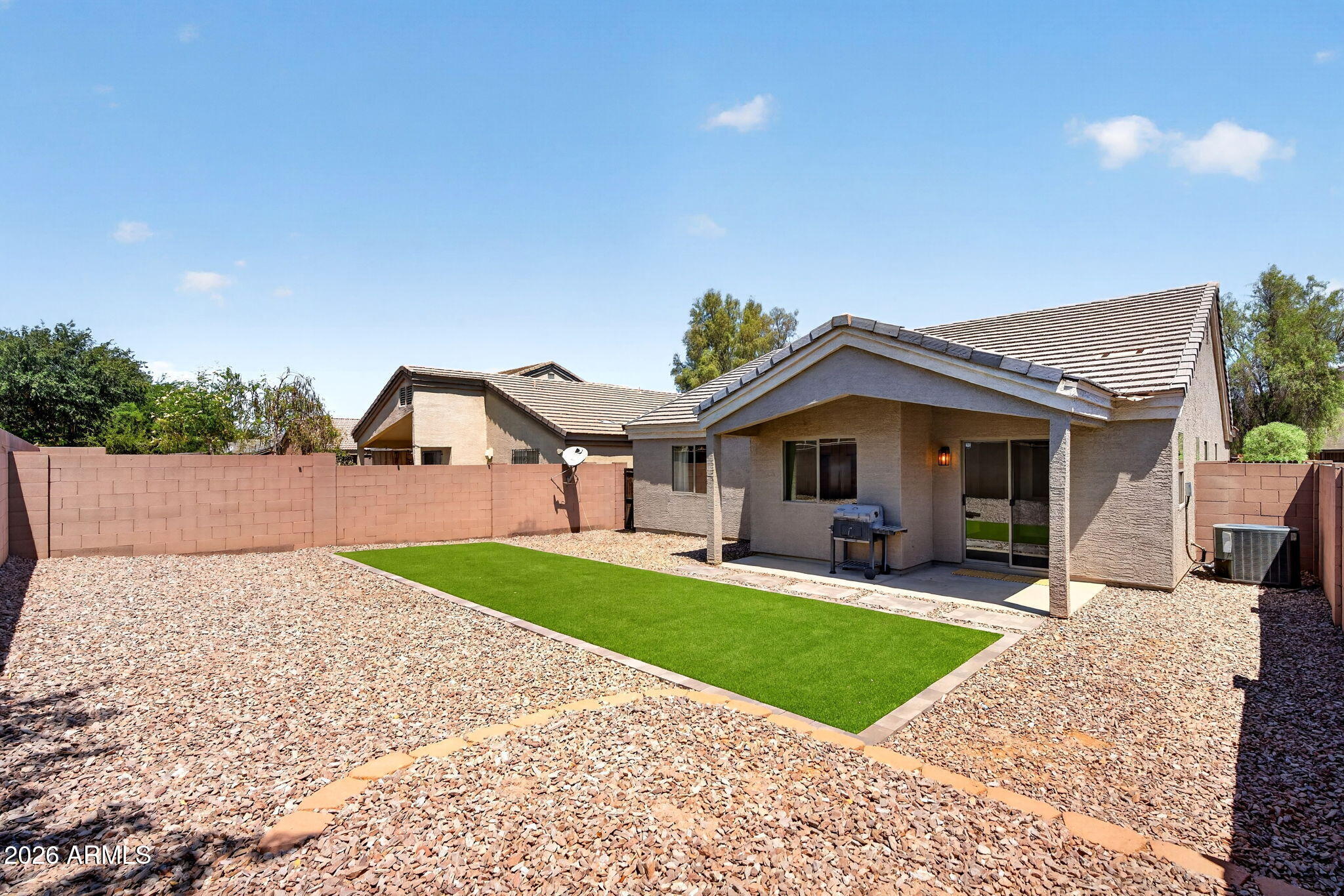 3241 W HUNTINGTON Drive