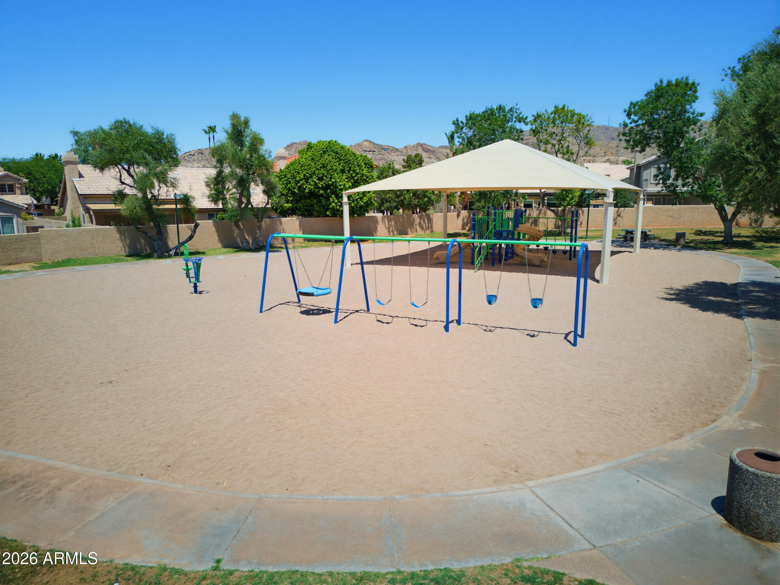 2458 E CATHEDRAL ROCK Drive