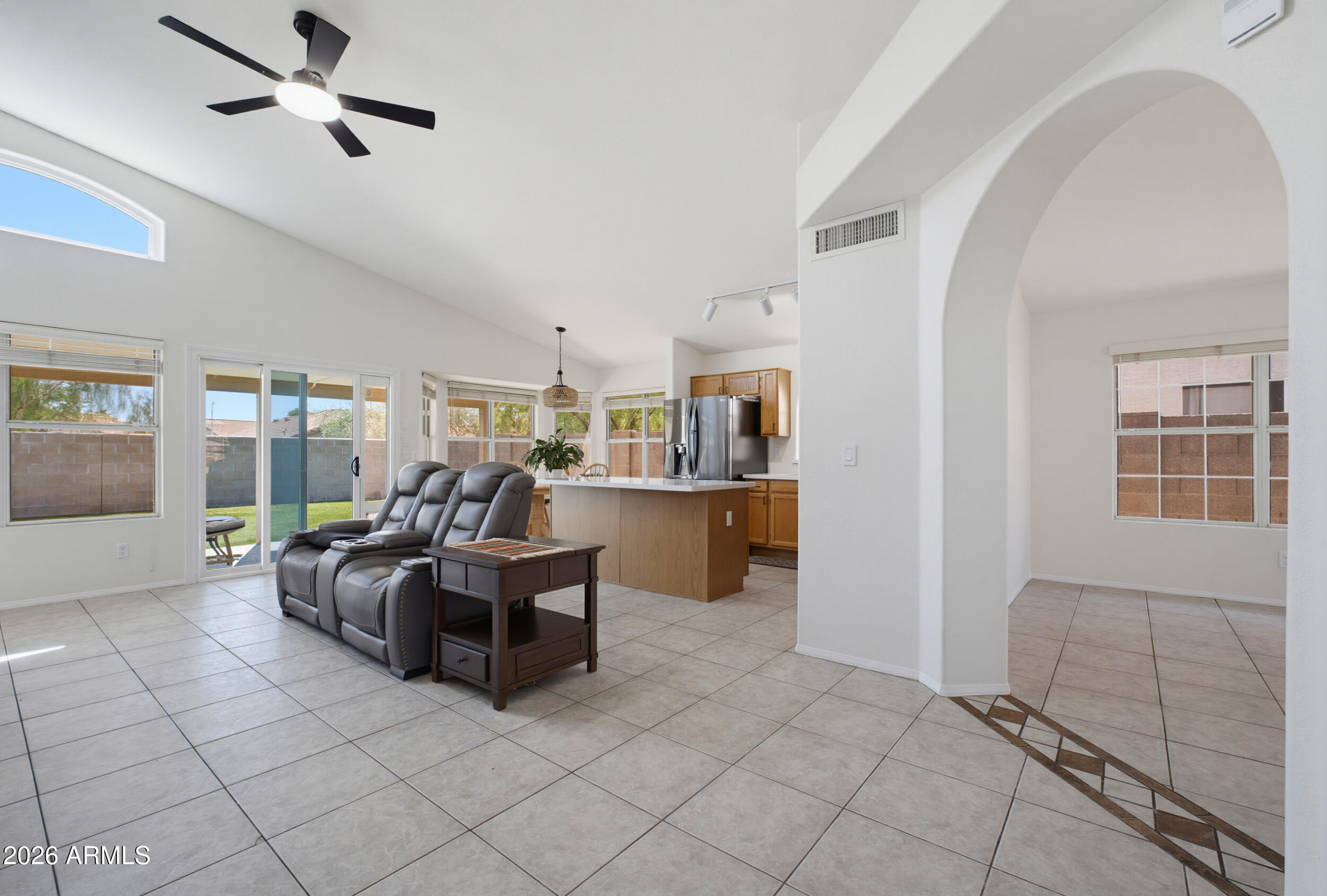 2458 E CATHEDRAL ROCK Drive