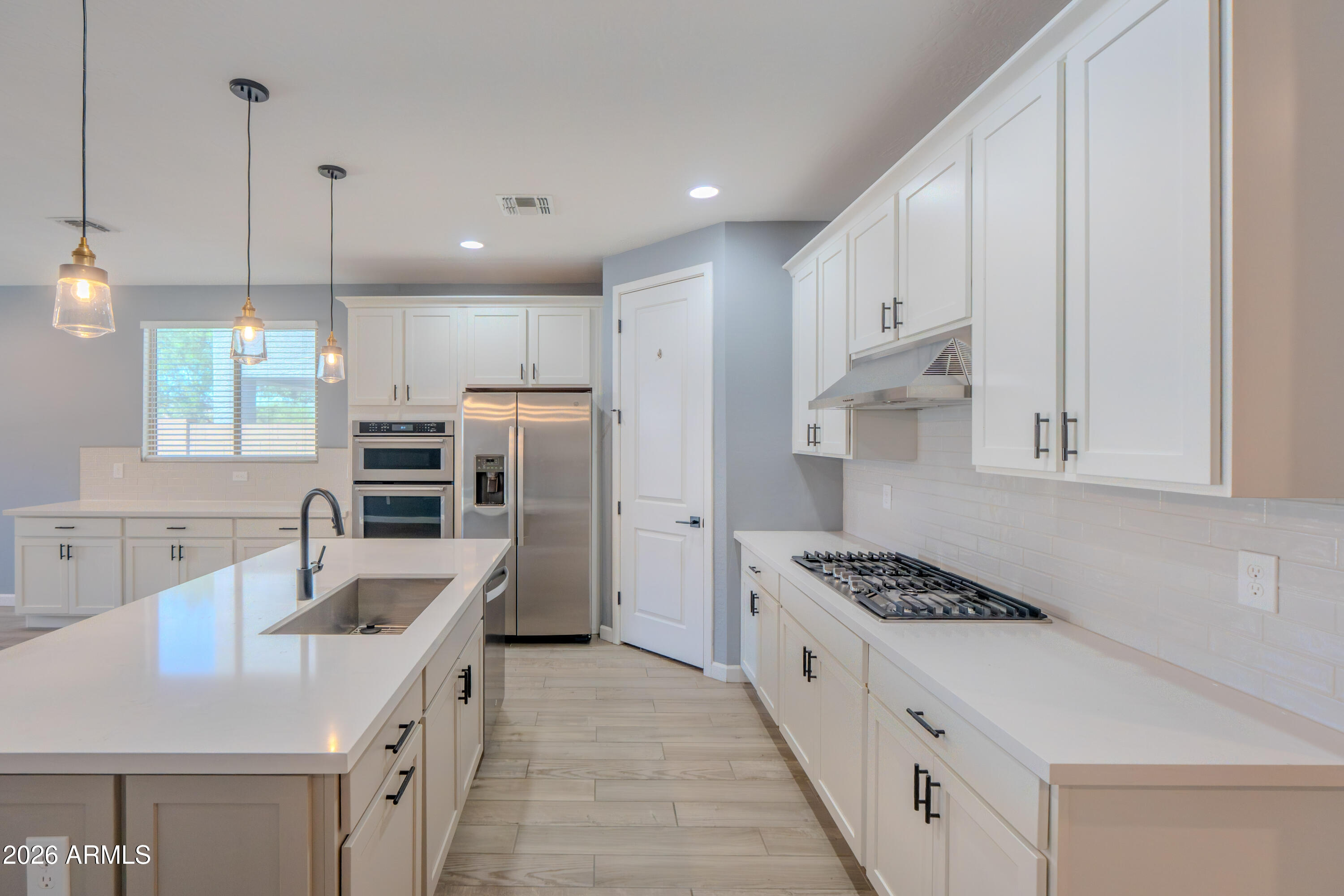 5523 W WESTERN STAR Boulevard