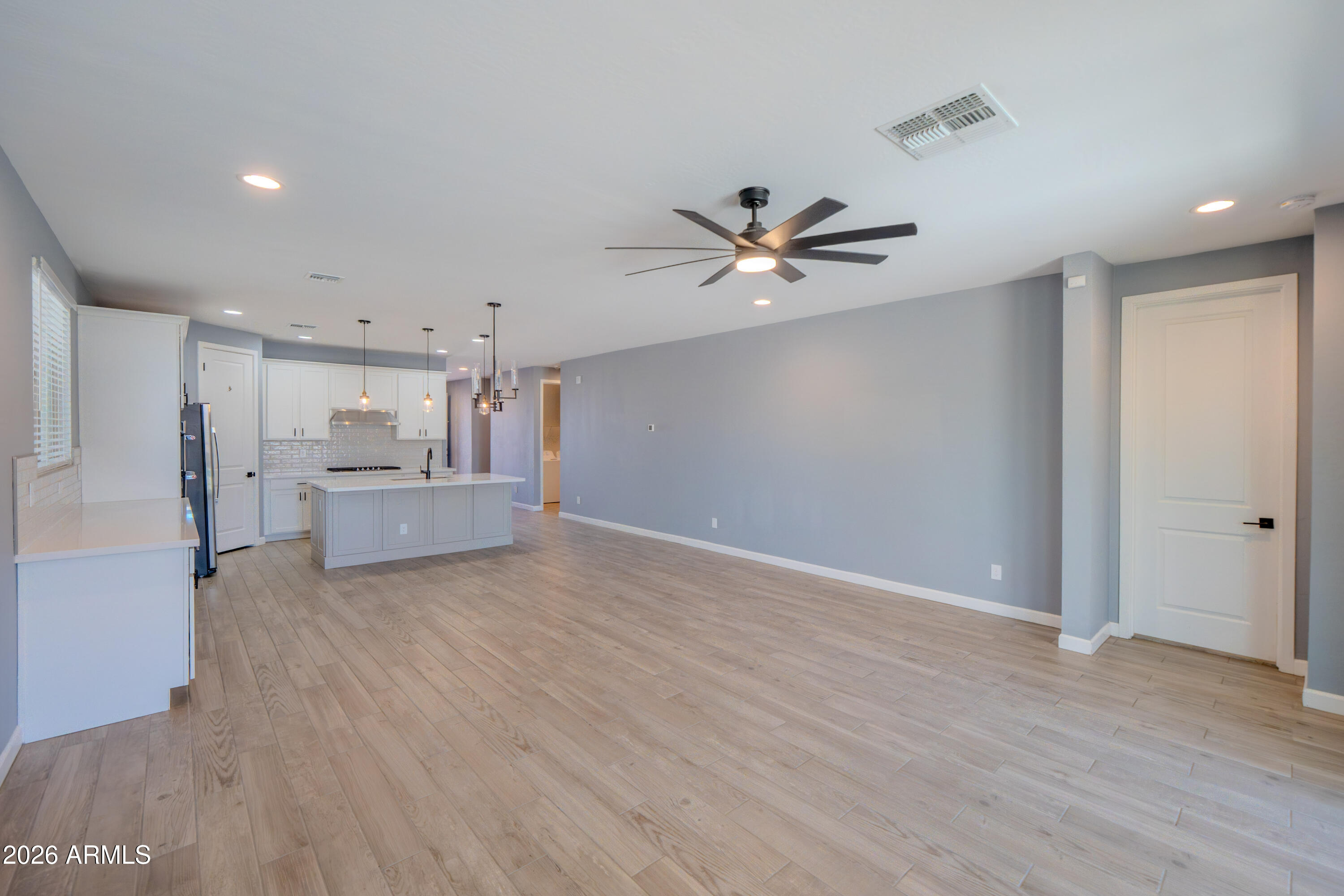 5523 W WESTERN STAR Boulevard