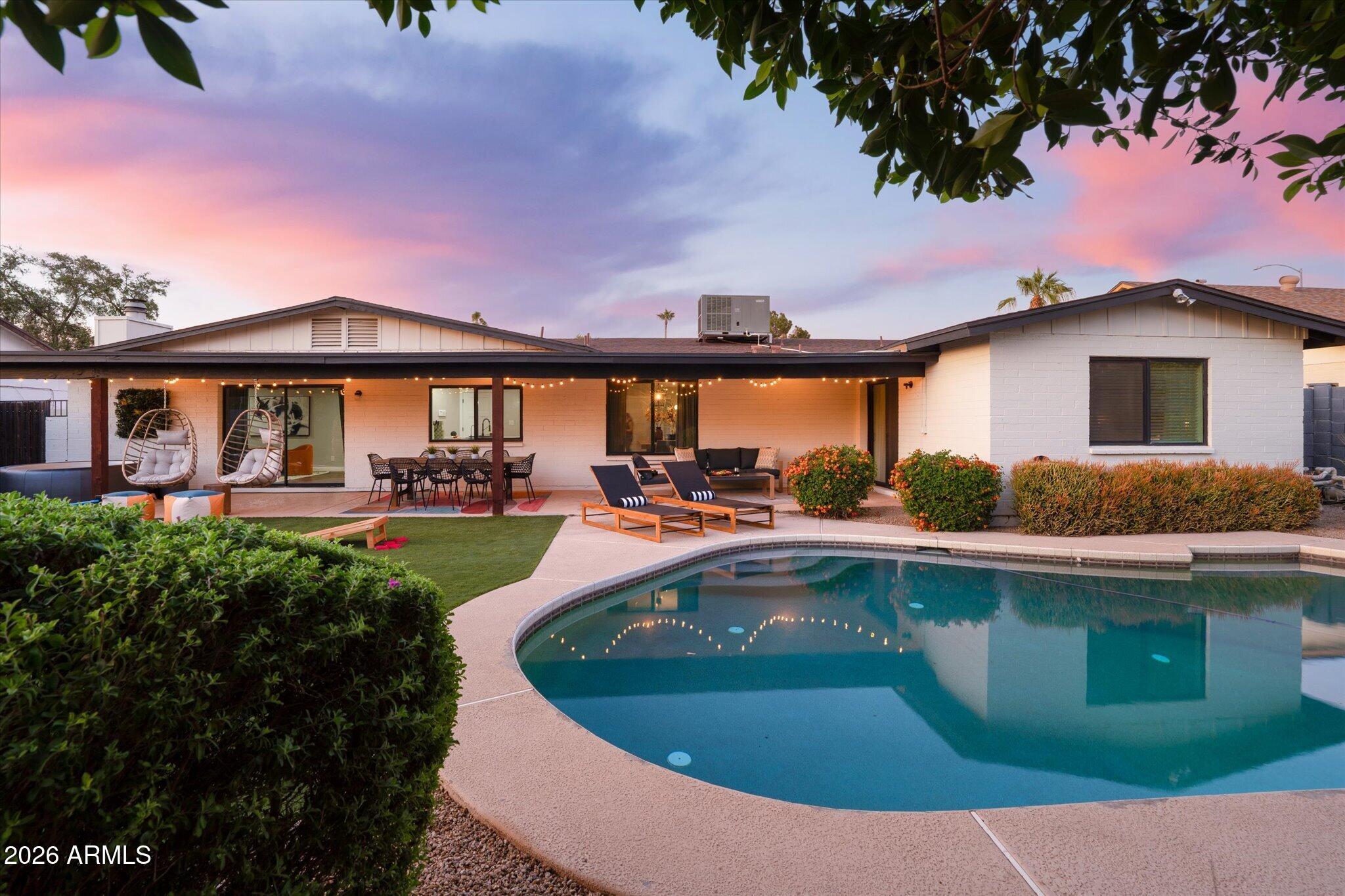 847 W NARANJA Avenue
