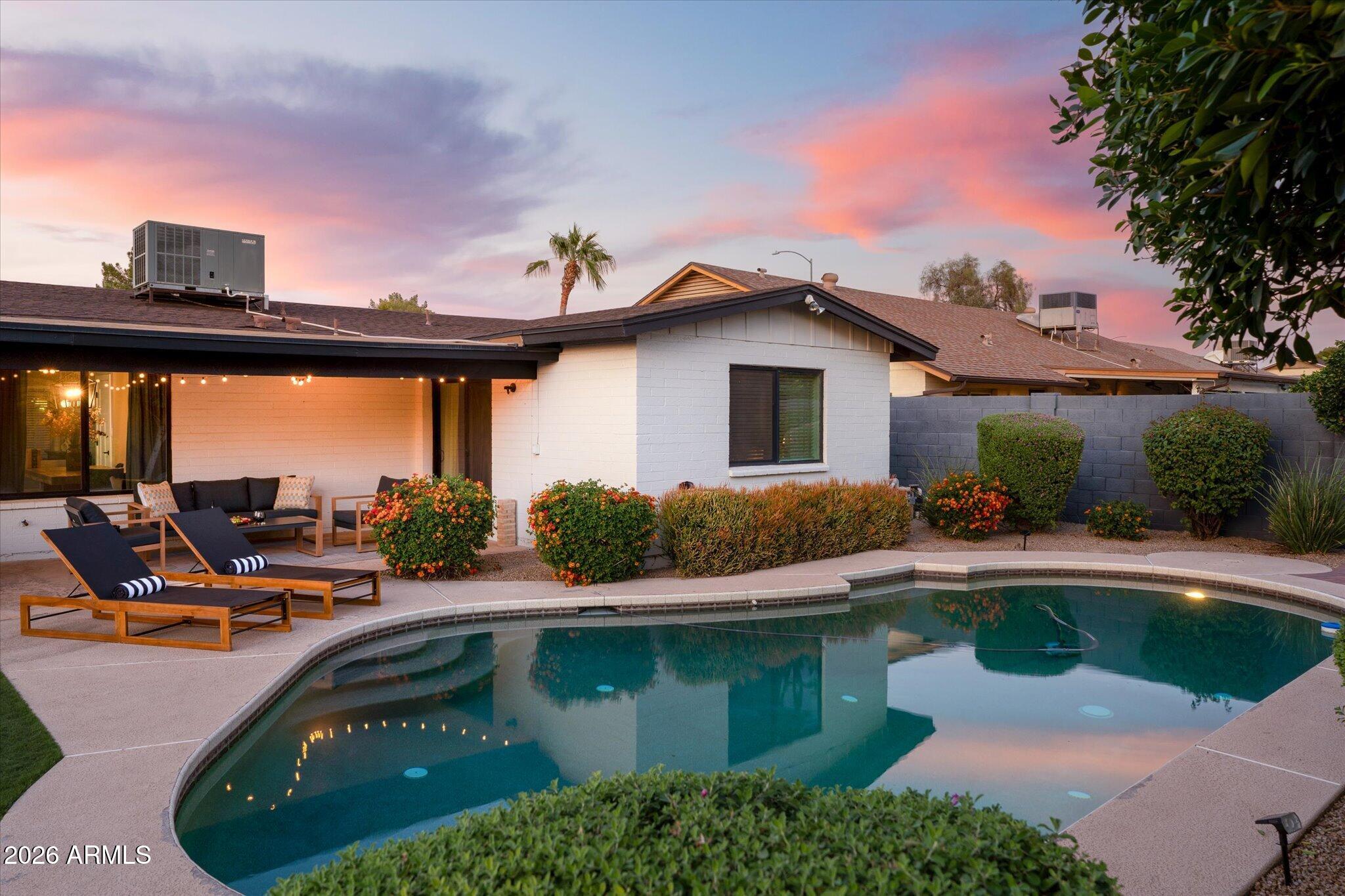 847 W NARANJA Avenue