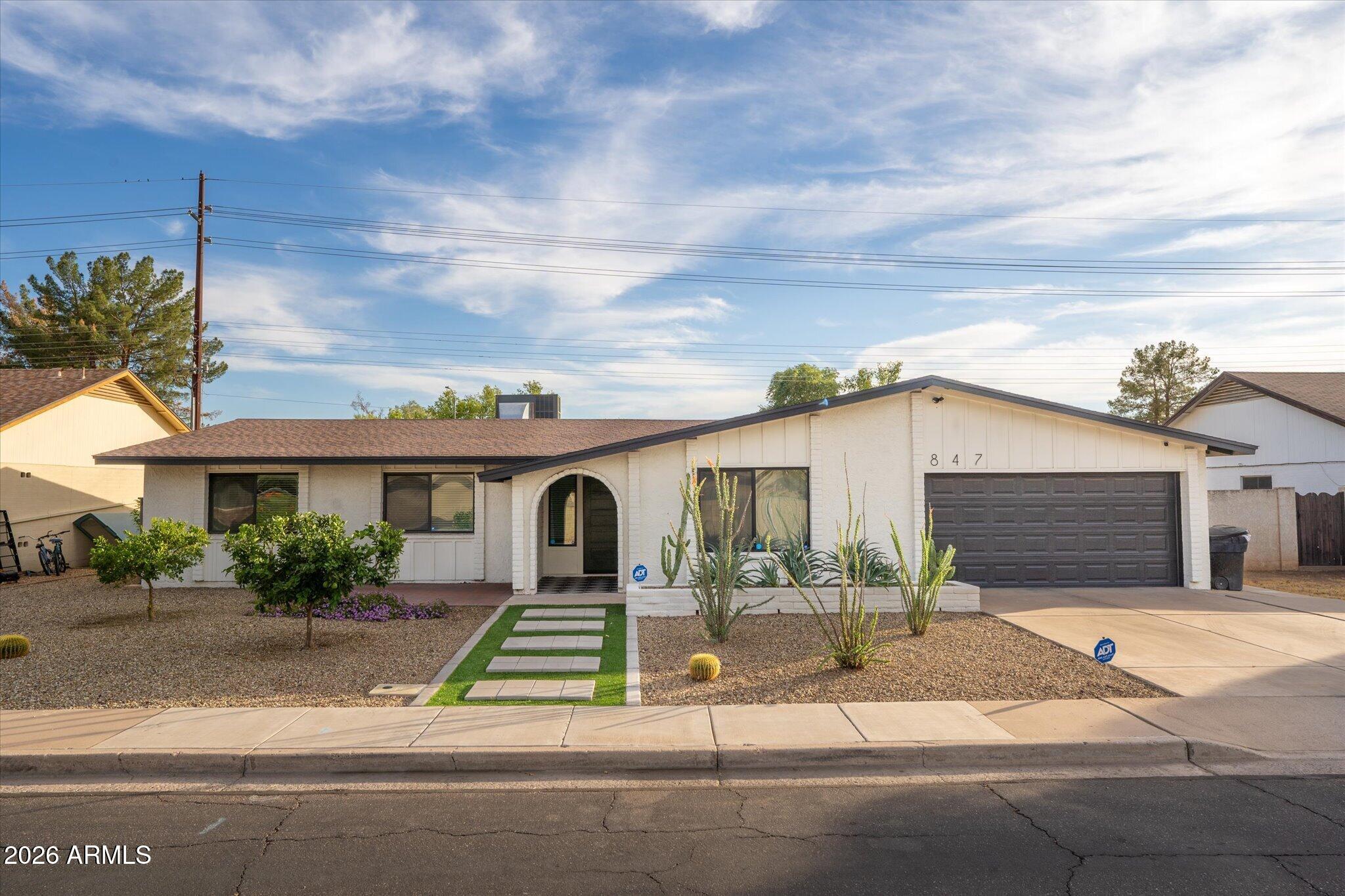 847 W NARANJA Avenue