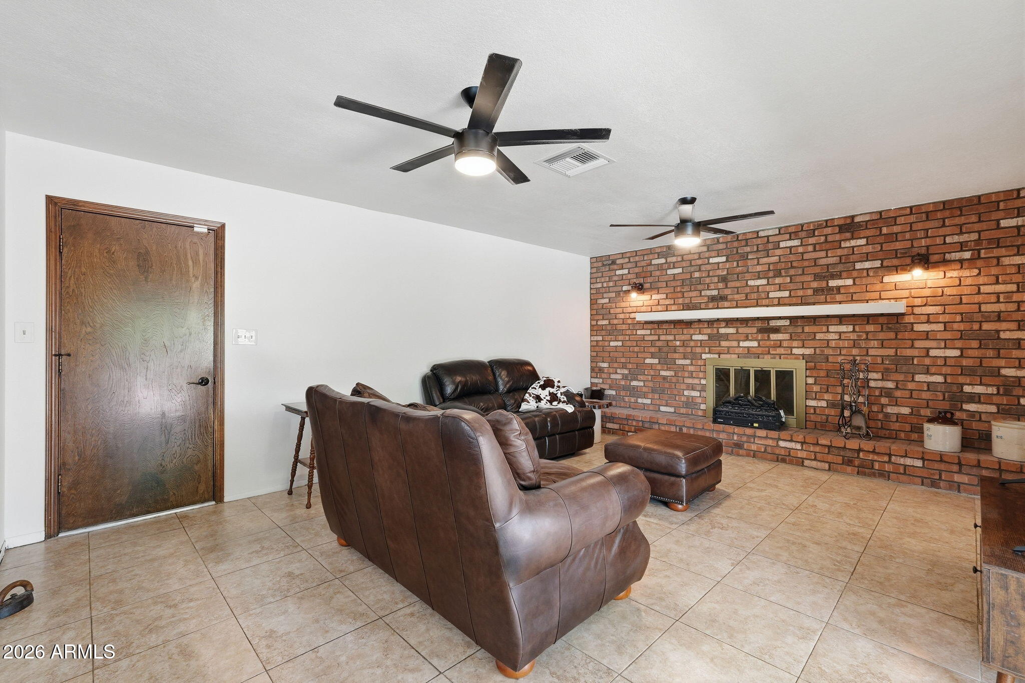 846 N WHITING Circle