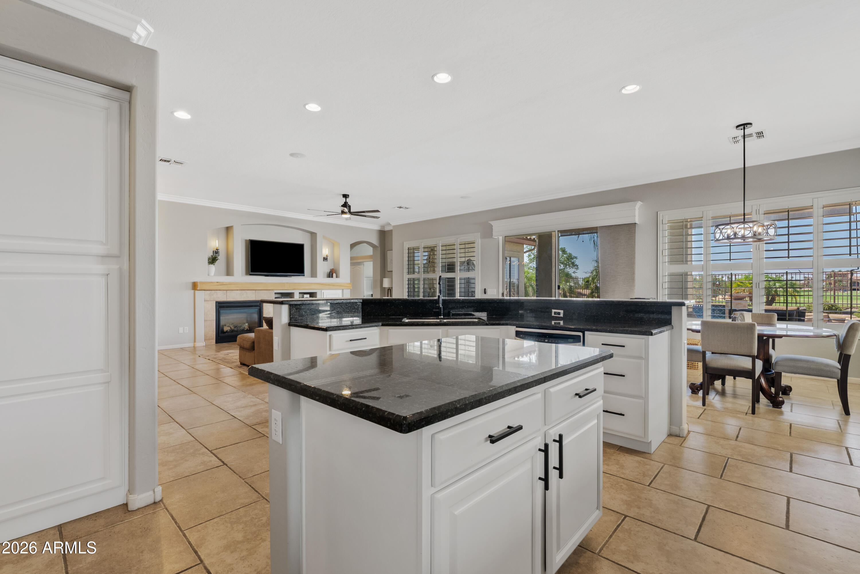 4064 E CLUBVIEW Drive