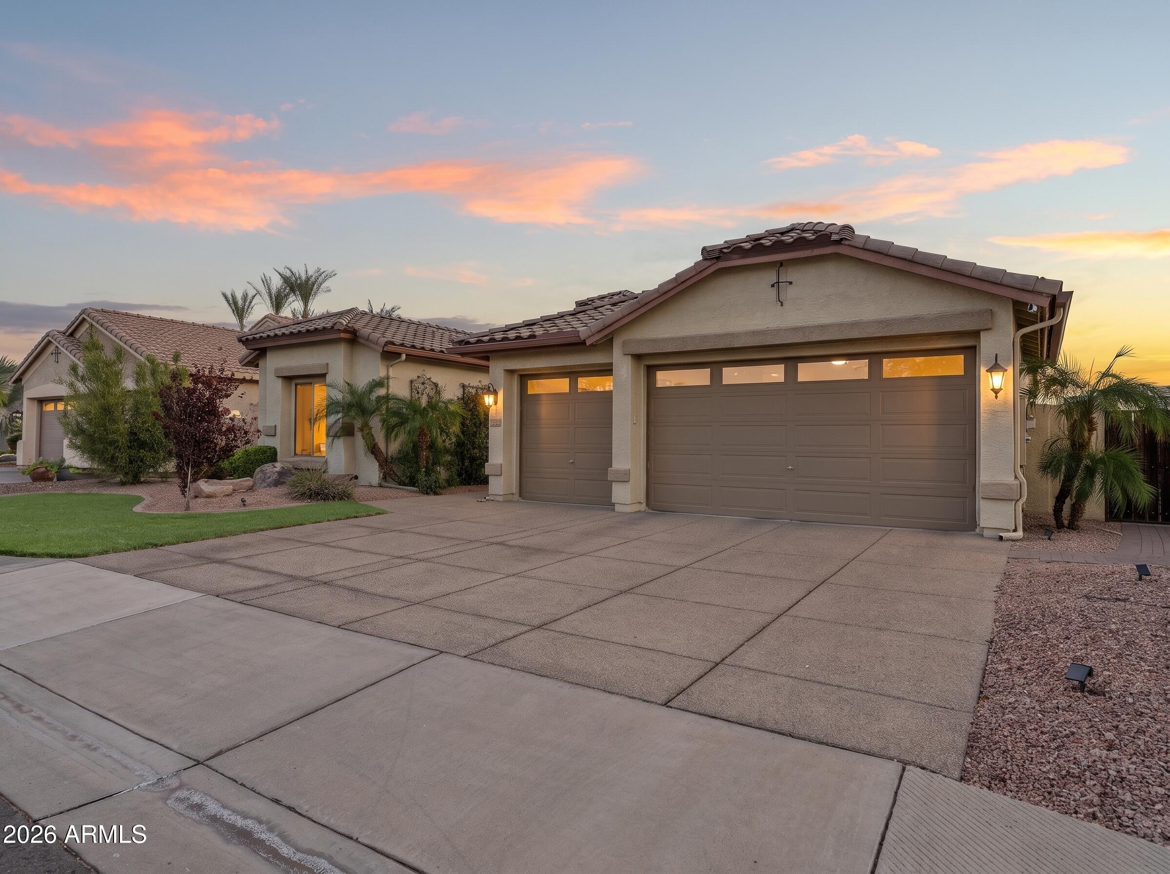 4064 E CLUBVIEW Drive