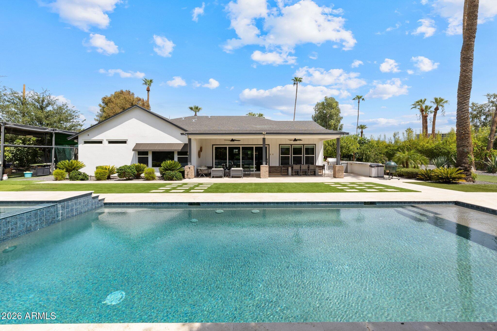 4812 N 68th Place