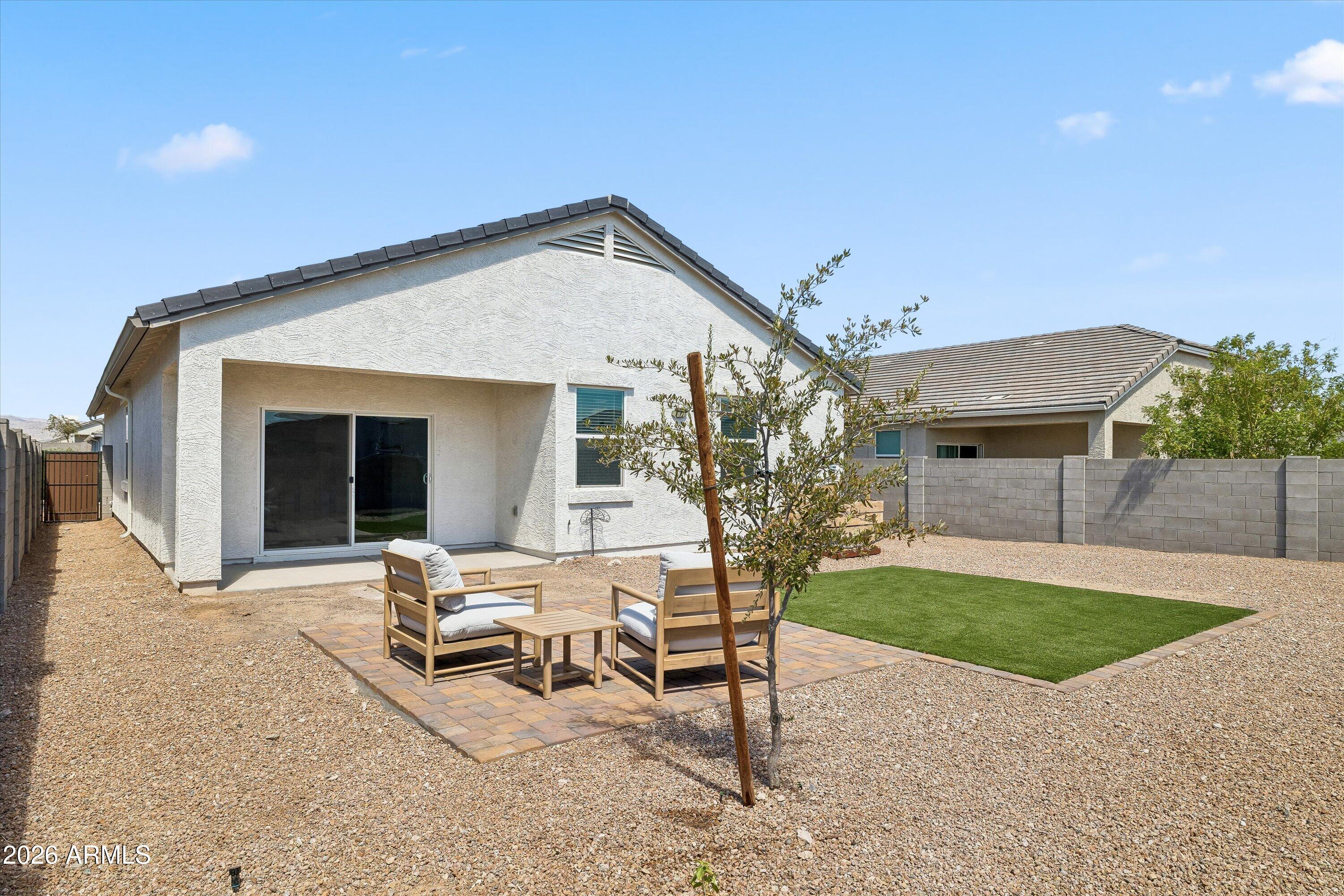 24421 W HACIENDA Avenue