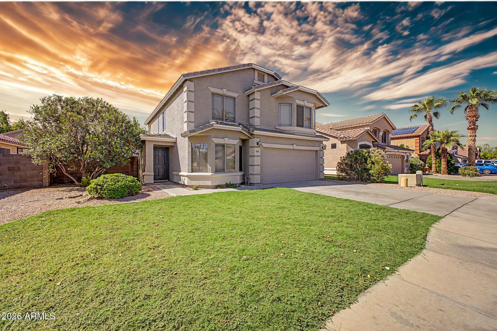 495 W DOUGLAS Avenue