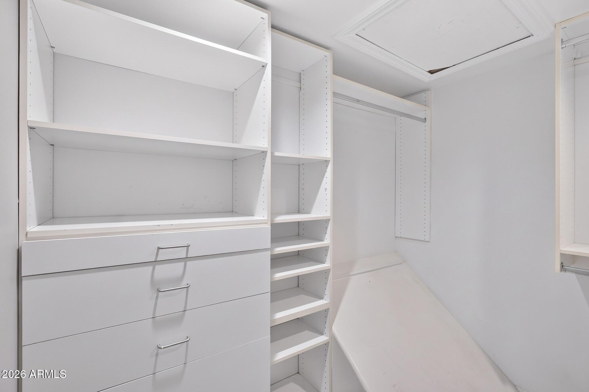 1080 N RIATA Street