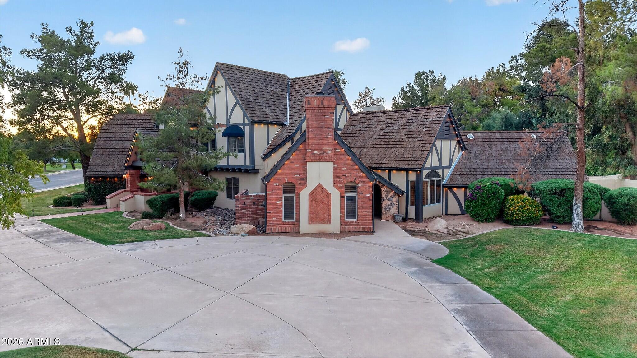 1080 N RIATA Street