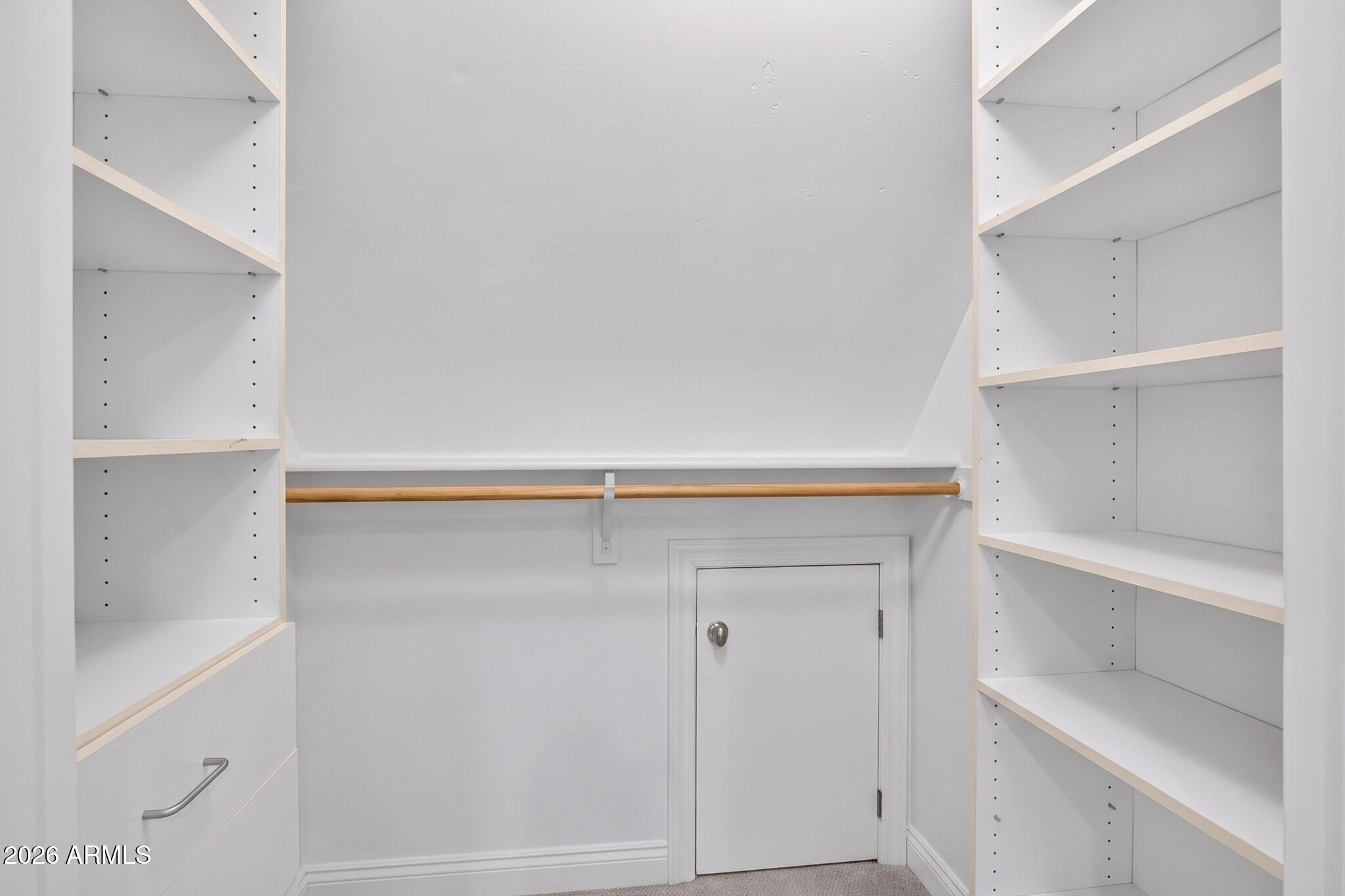 1080 N RIATA Street