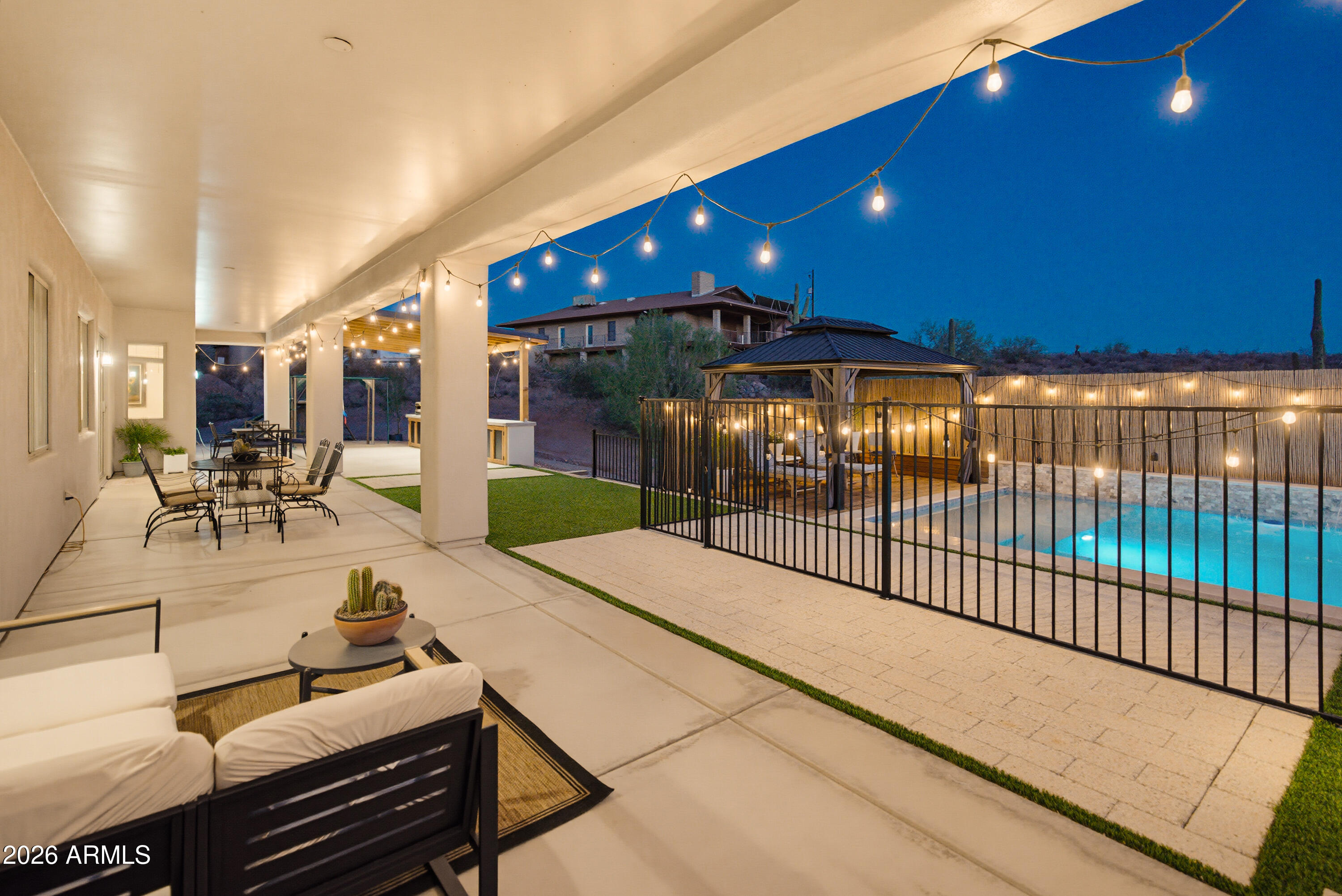 829 E STEINBECK Drive