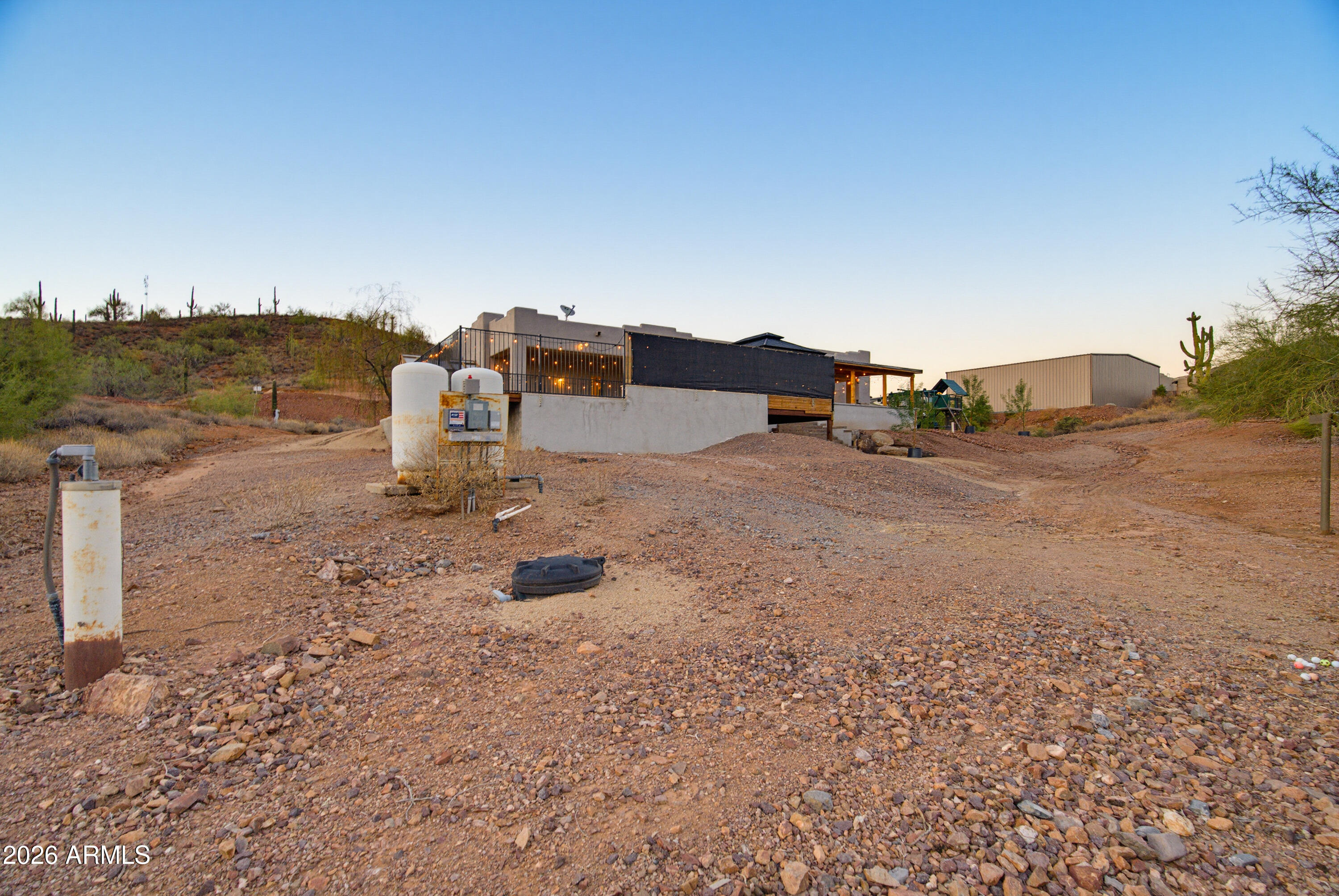 829 E STEINBECK Drive