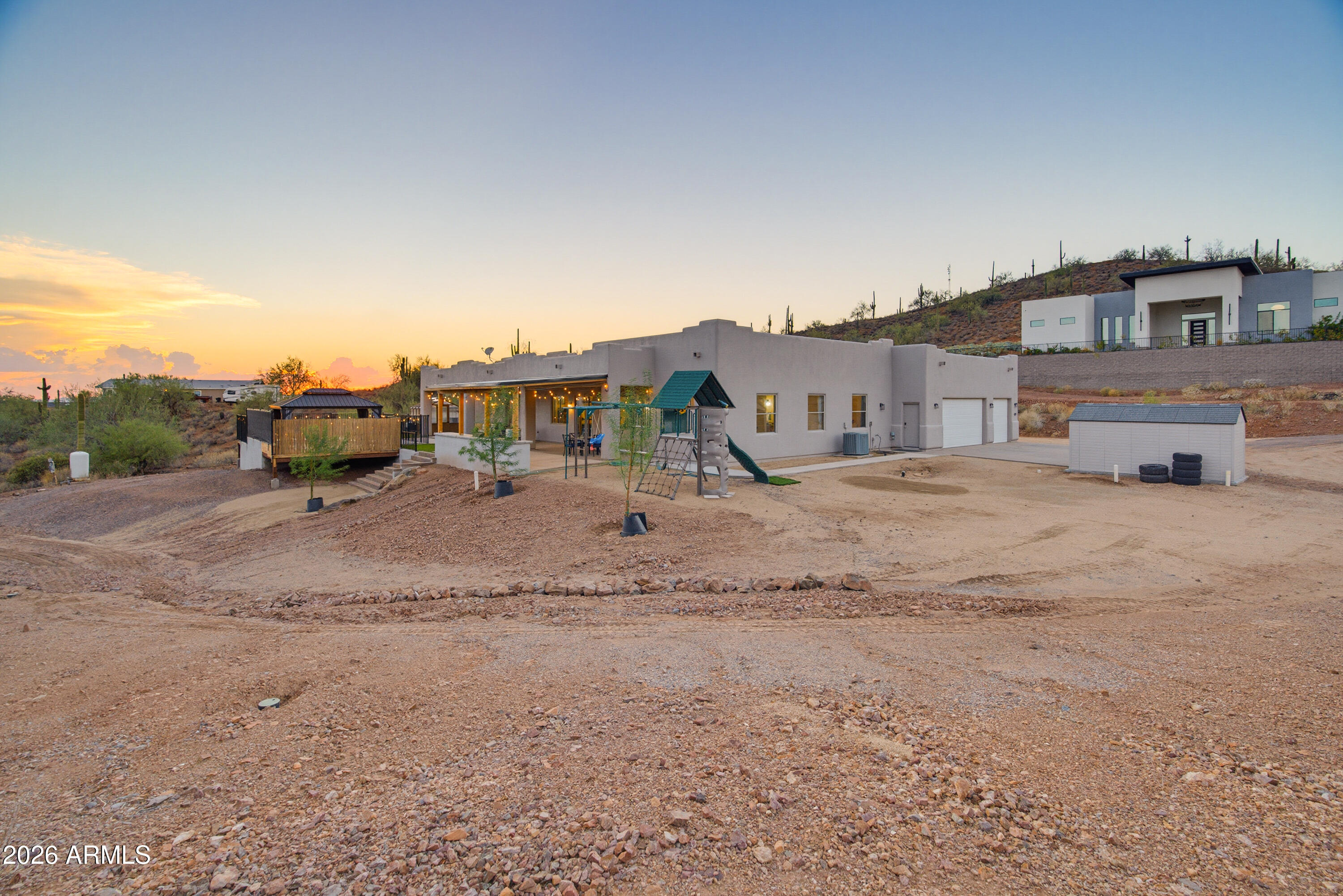829 E STEINBECK Drive