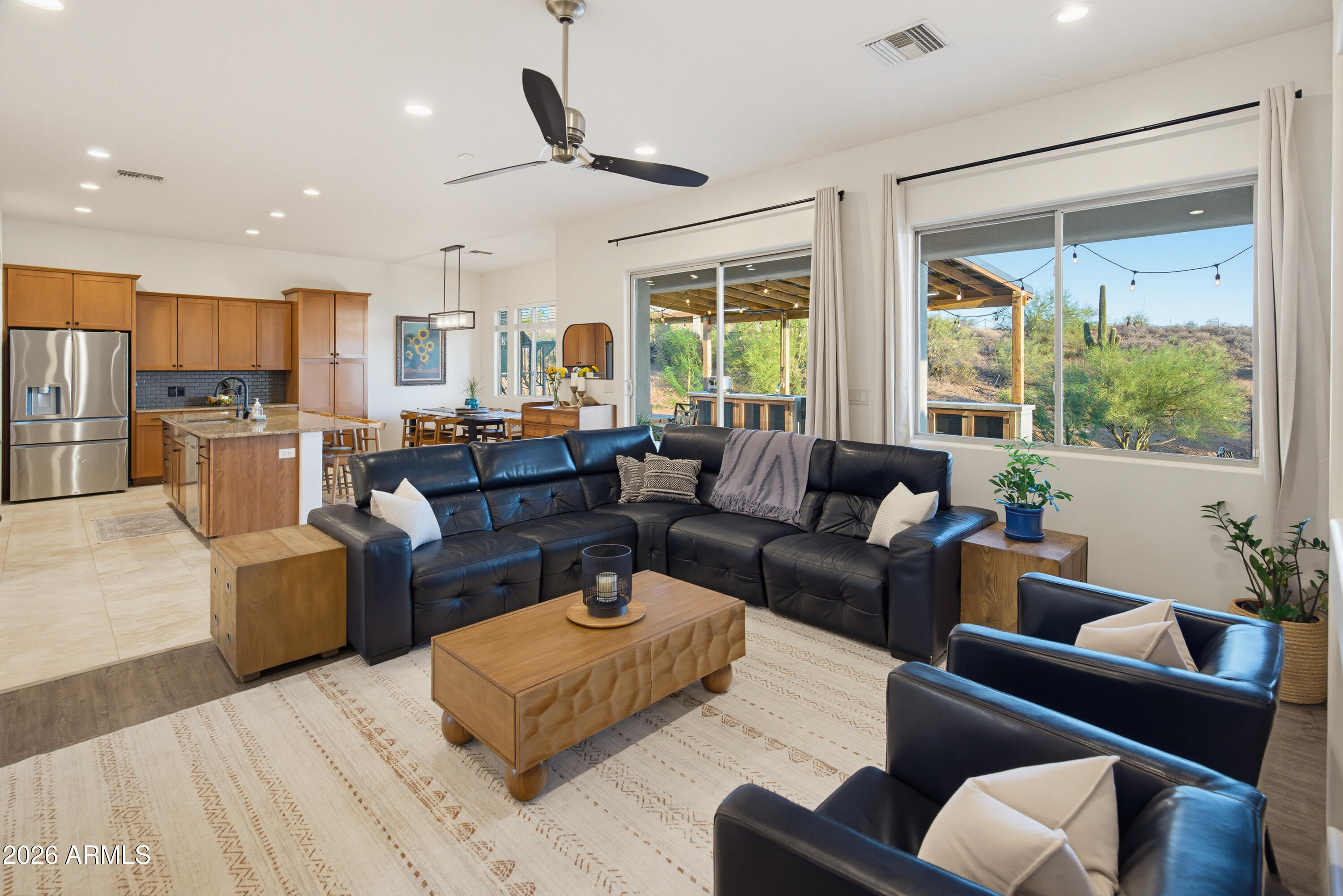 829 E STEINBECK Drive