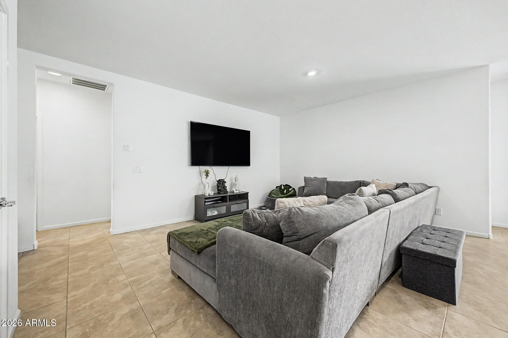 15587 W KENDALL Street