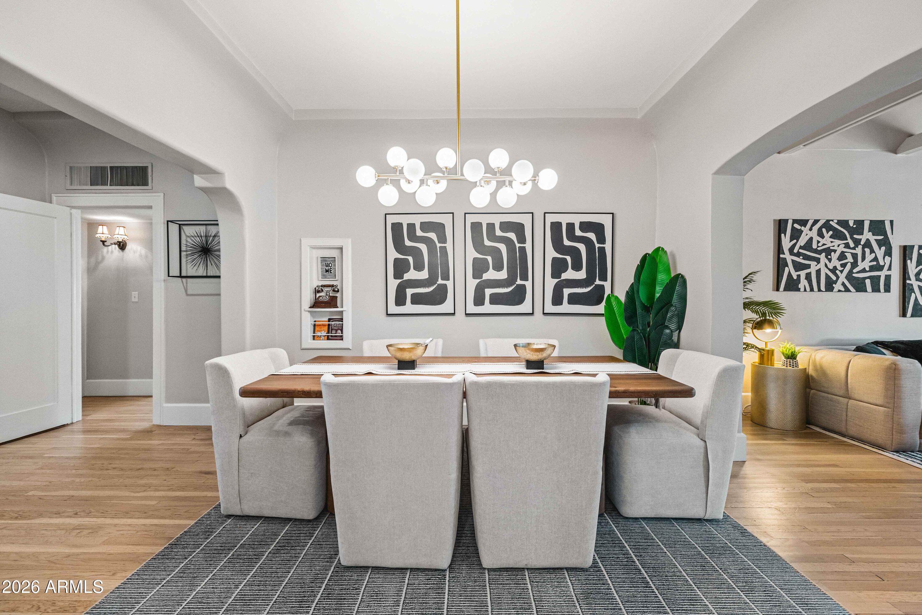 38 W VERNON Avenue