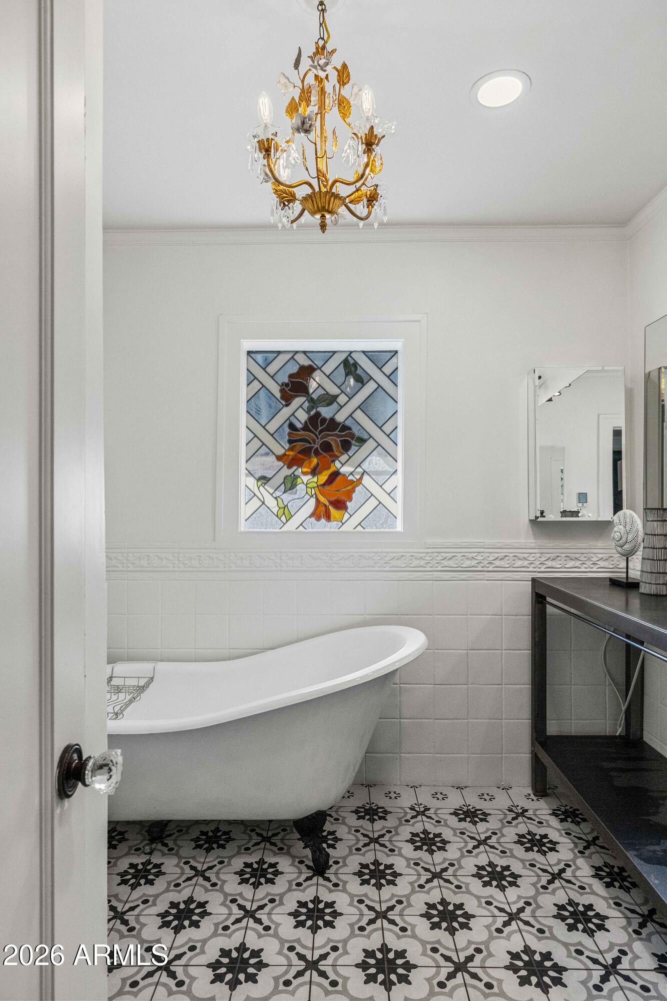 38 W VERNON Avenue