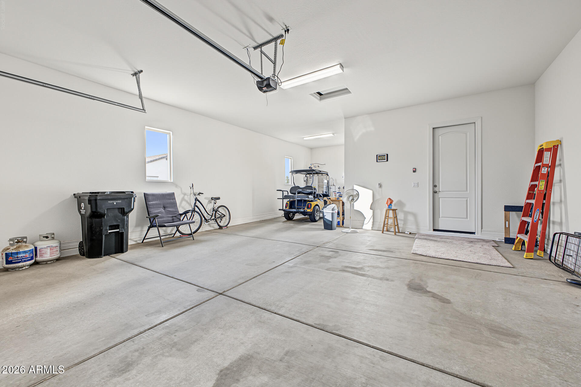 19232 W ECHO Lane