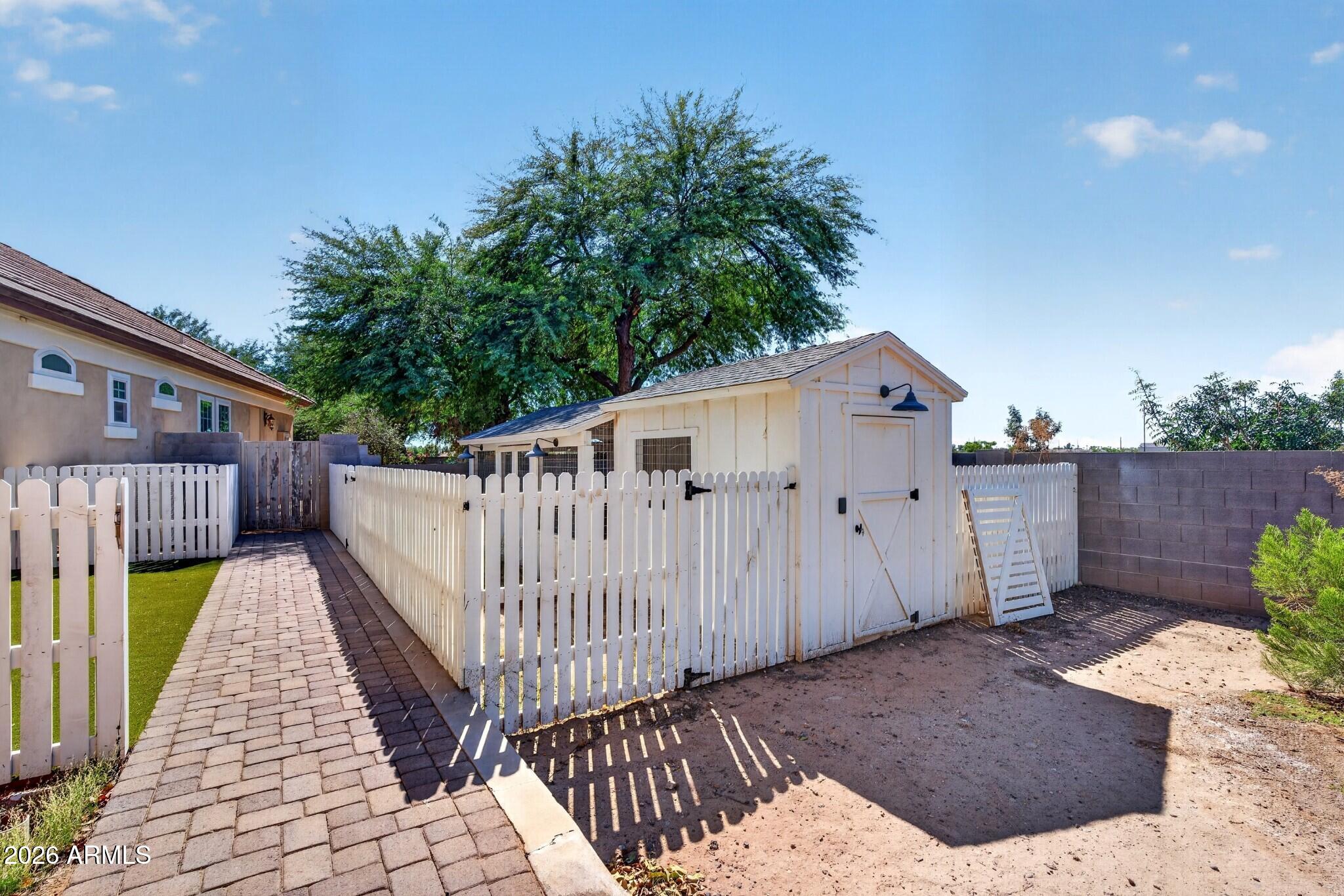 2542 E SCORPIO Place