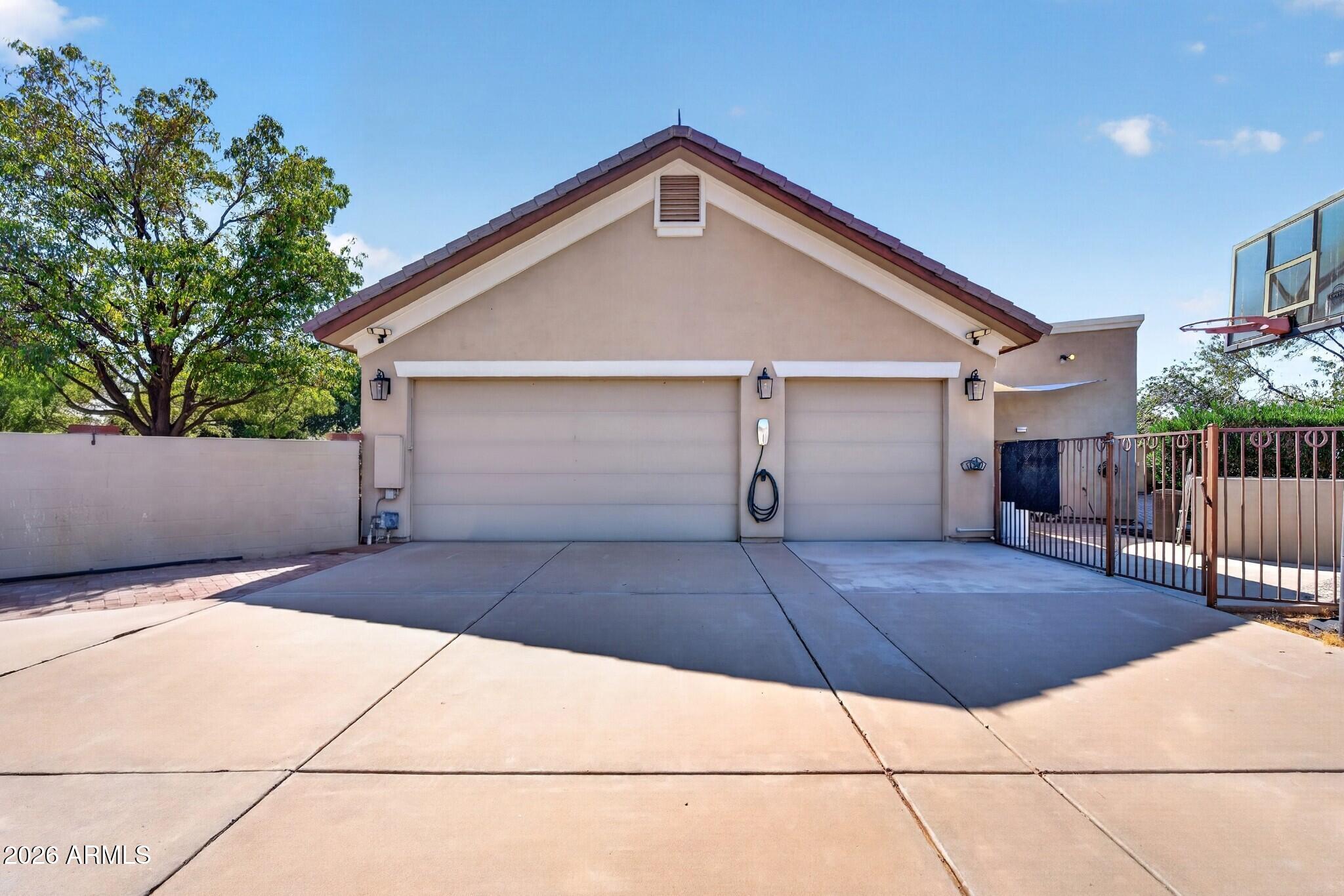 2542 E SCORPIO Place