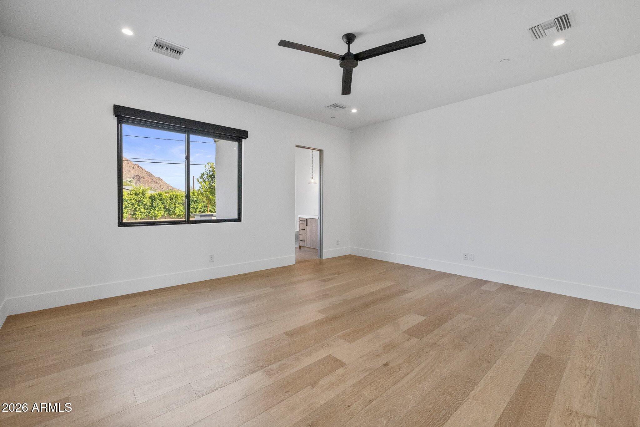 5419 N 41ST Place