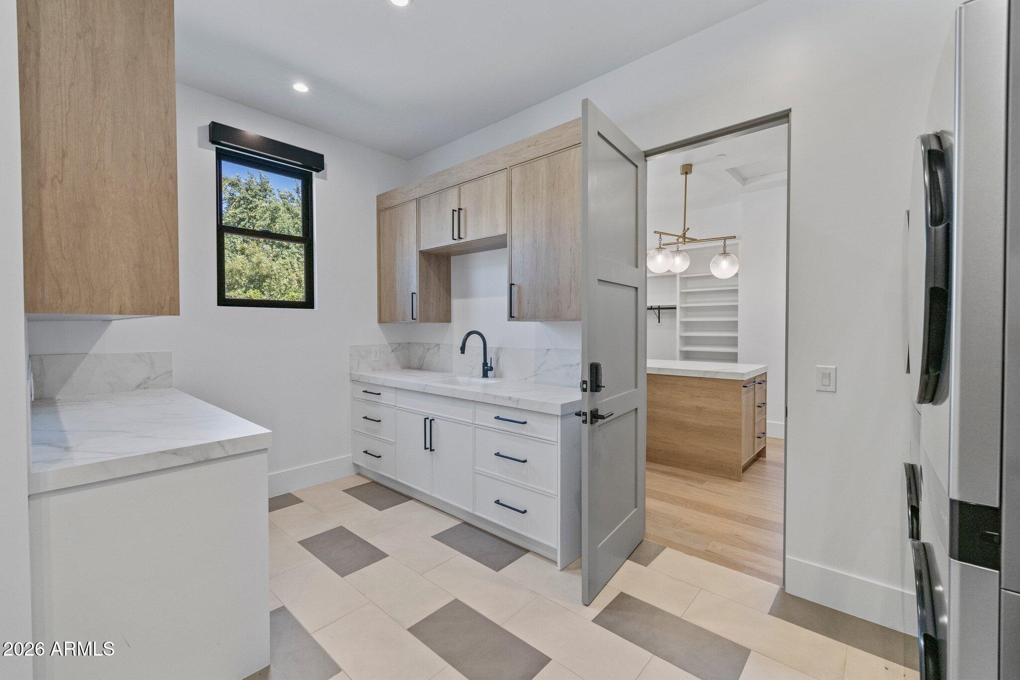 5419 N 41ST Place