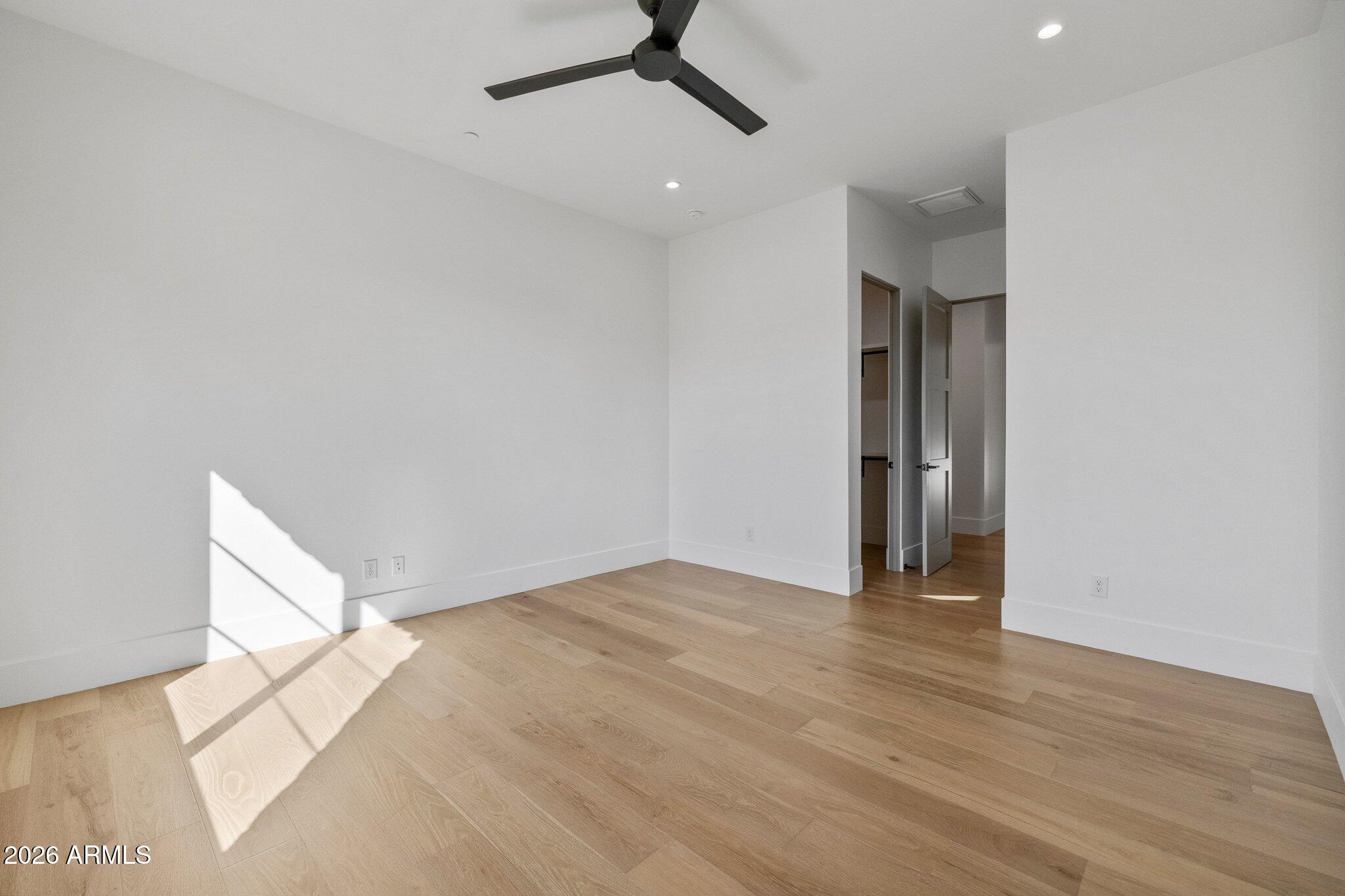 5419 N 41ST Place